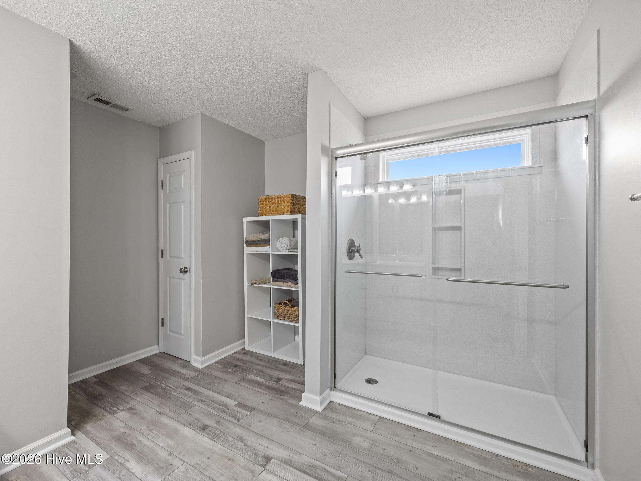 100566884 | Photo 28