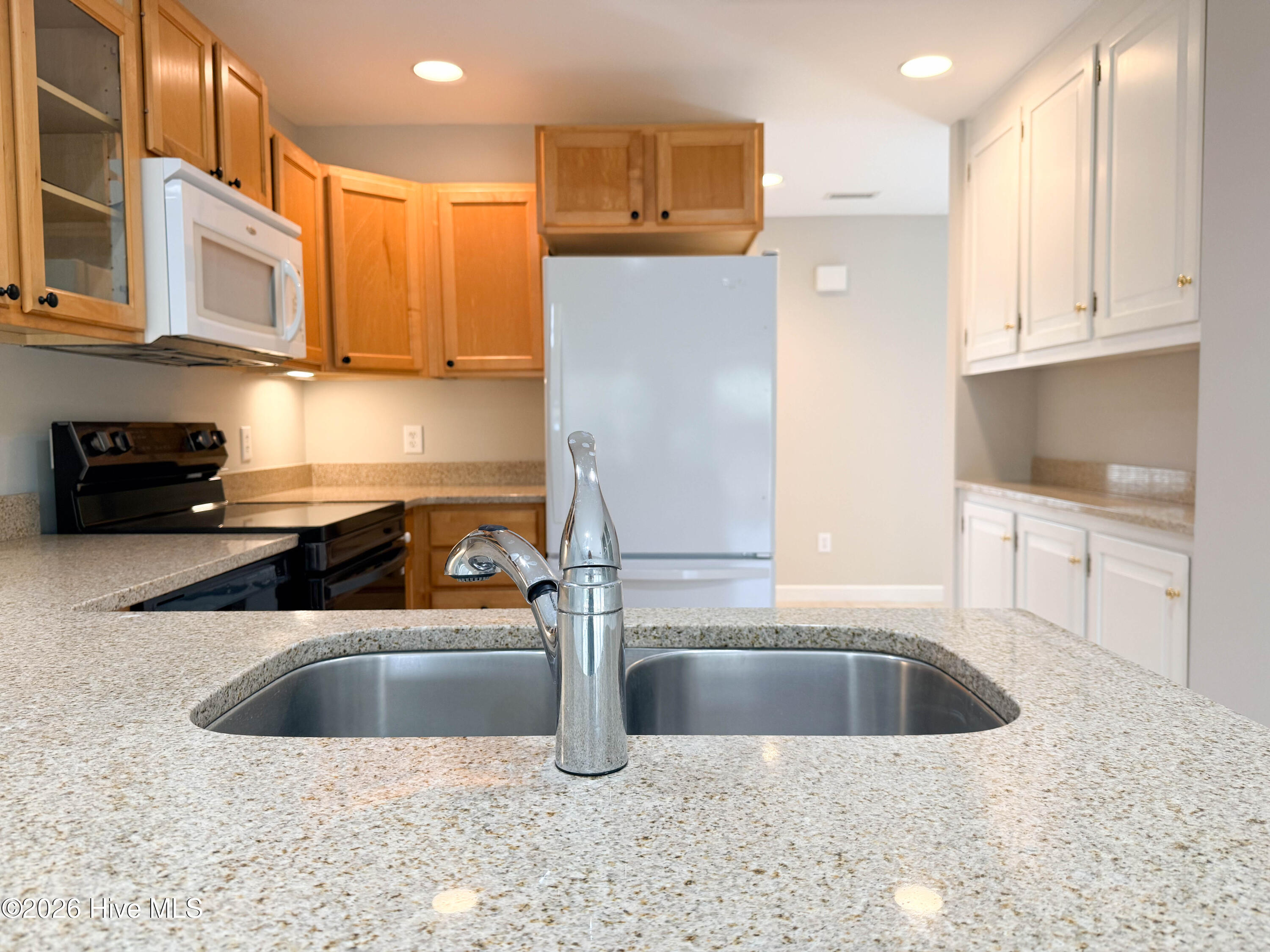 100562741 | Photo 21