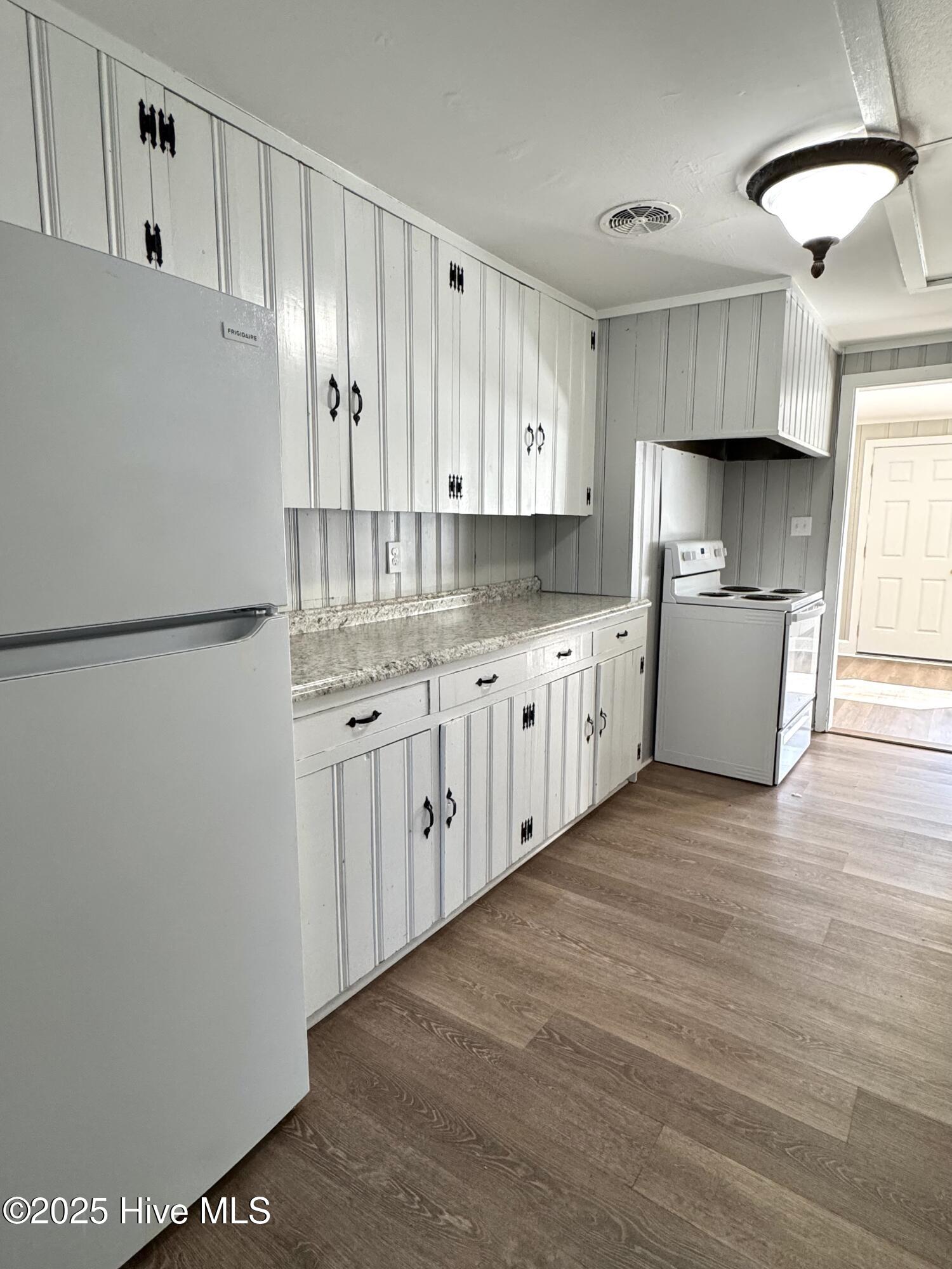 100544831 | Photo 14