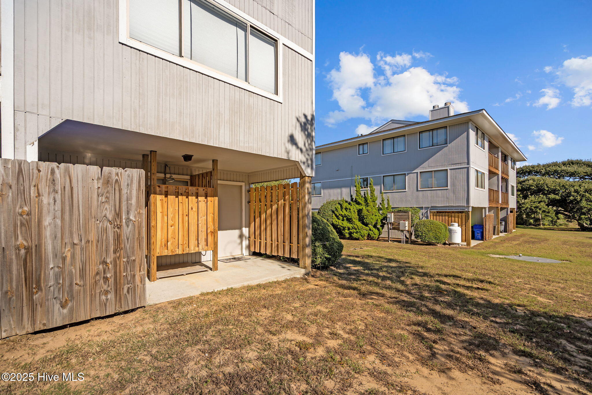 100541218 | Photo 43