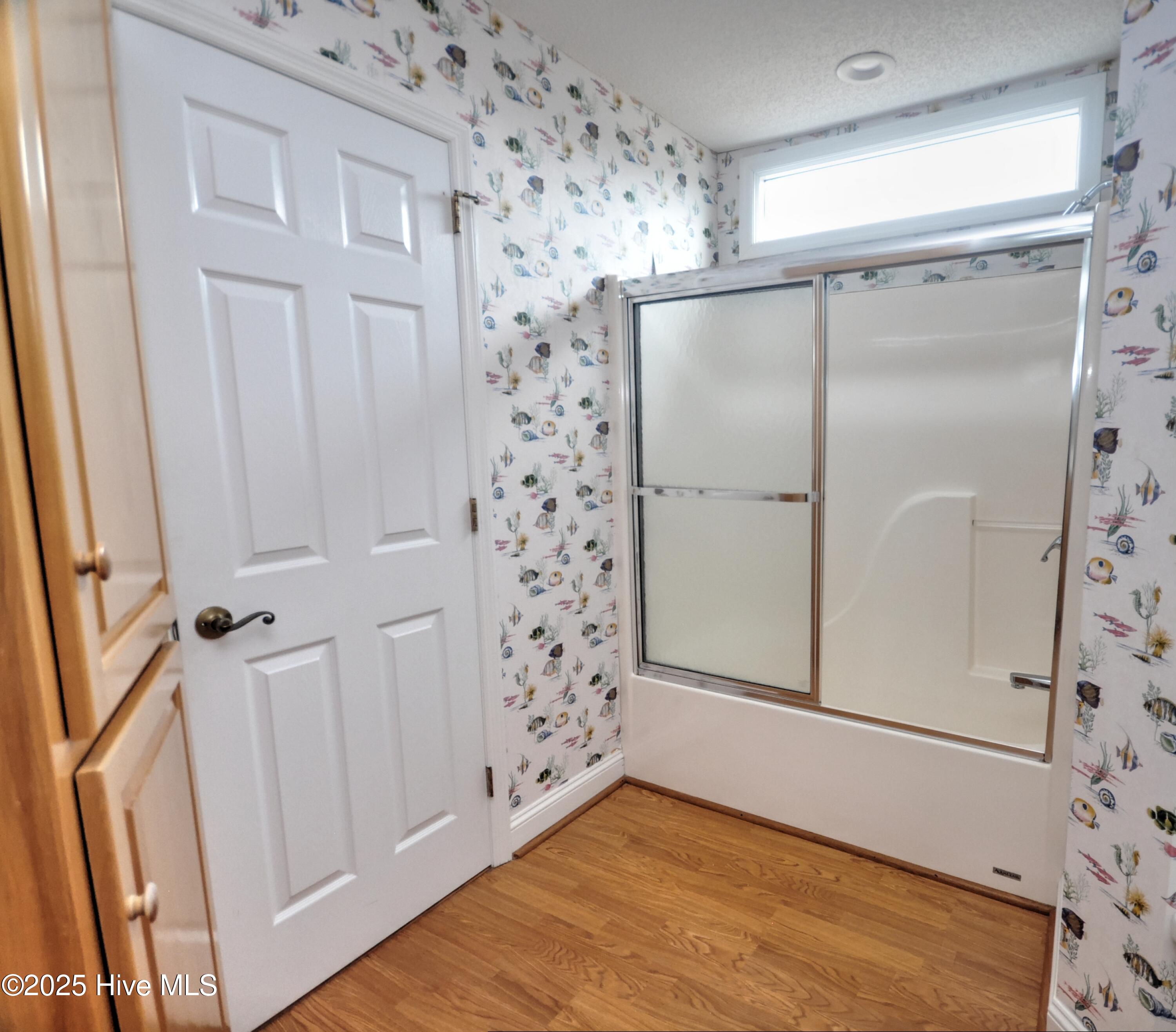 100538748 | Photo 41