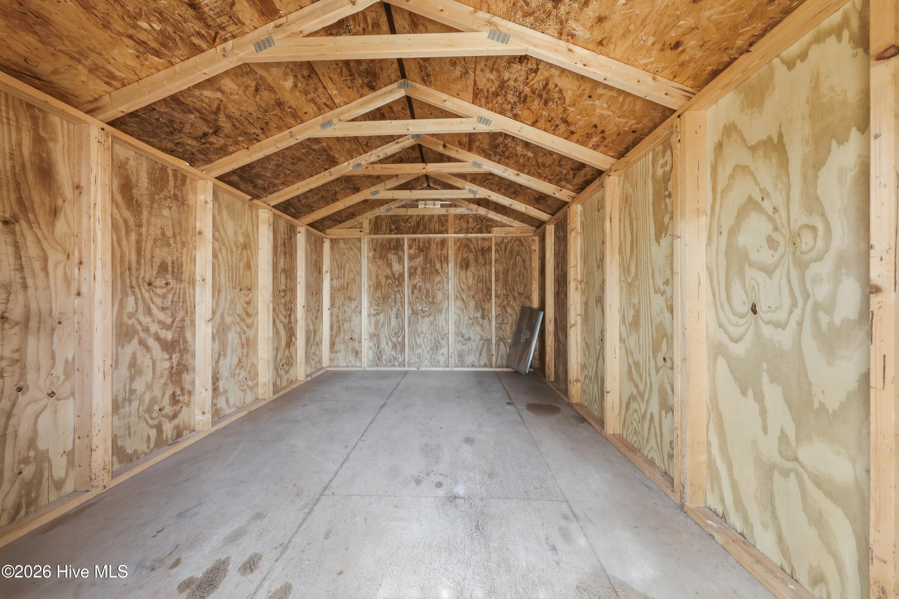 100562676 | Photo 33