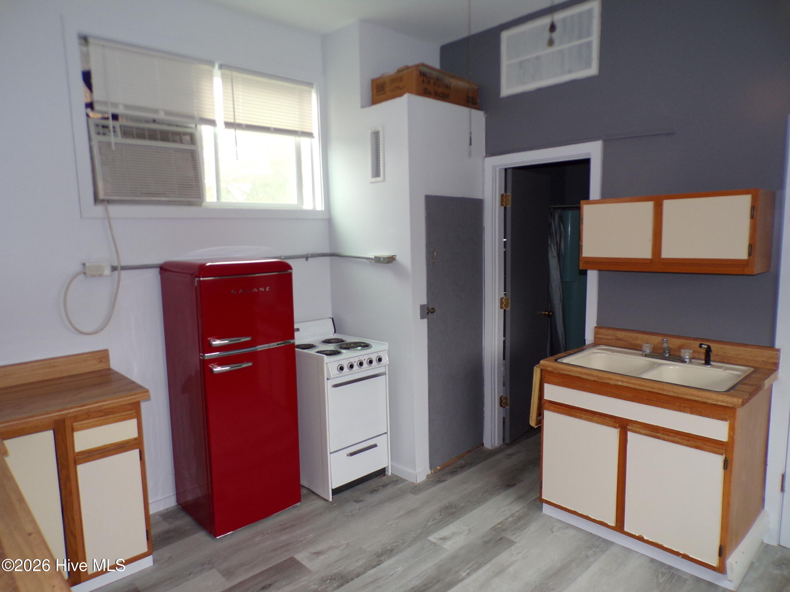 100558071 | Photo 20