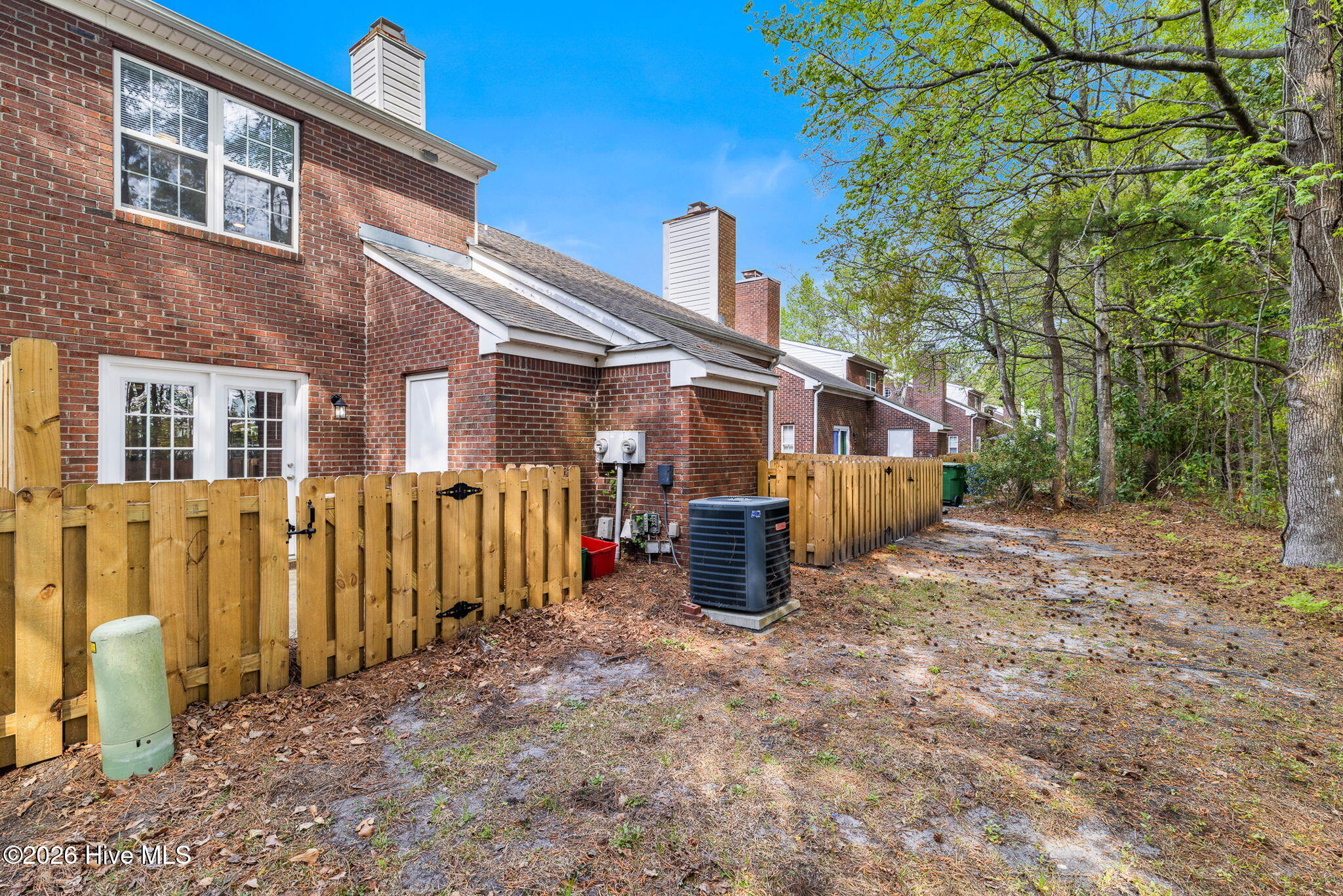 100565173 | Photo 39