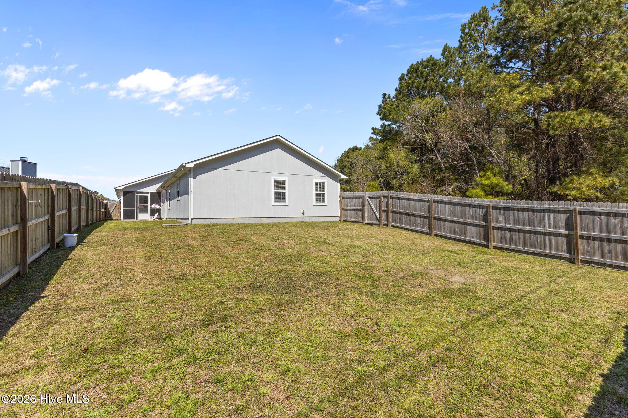 100561771 | Photo 27