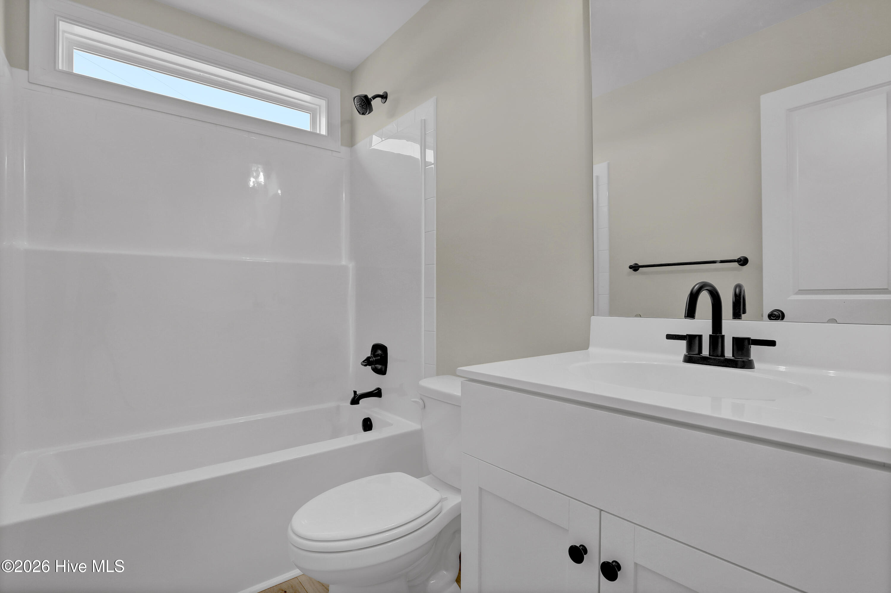 100542873 | Photo 18