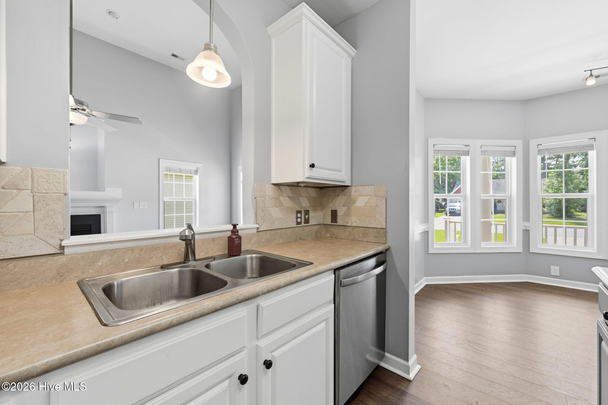 204 Wedgefield Circle,Maple Hill
