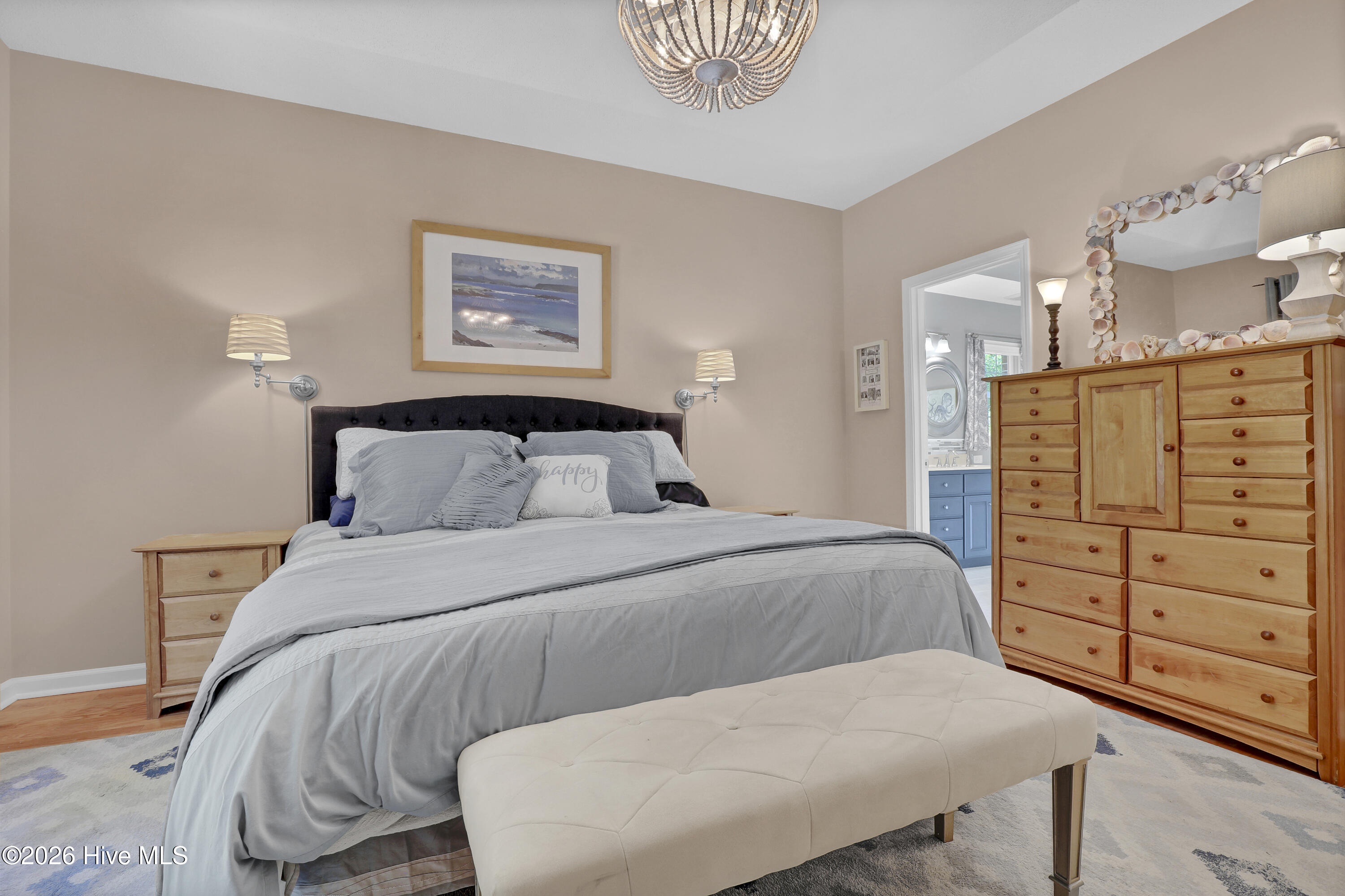 100570699 | Photo 25