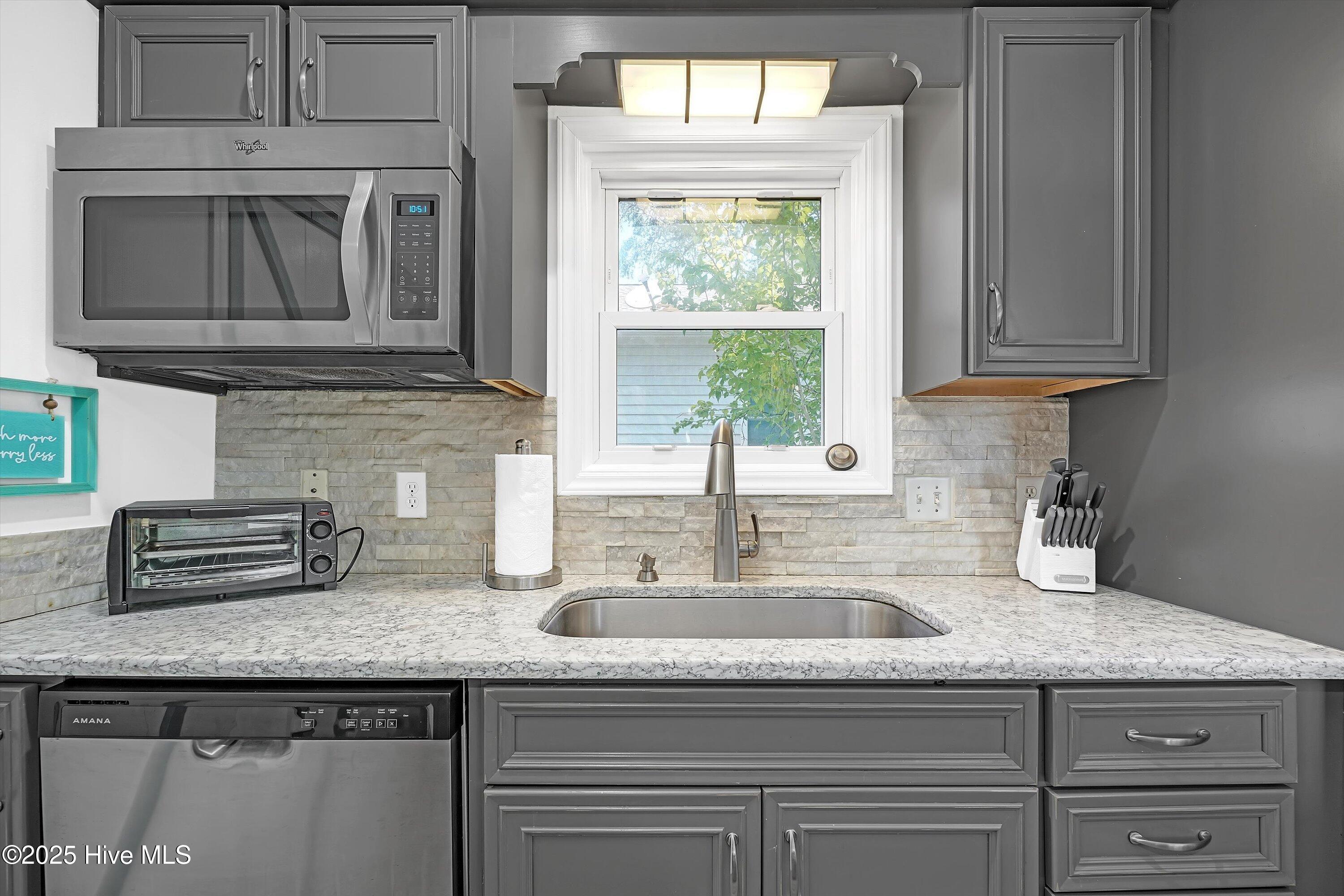 100527837 | Photo 20