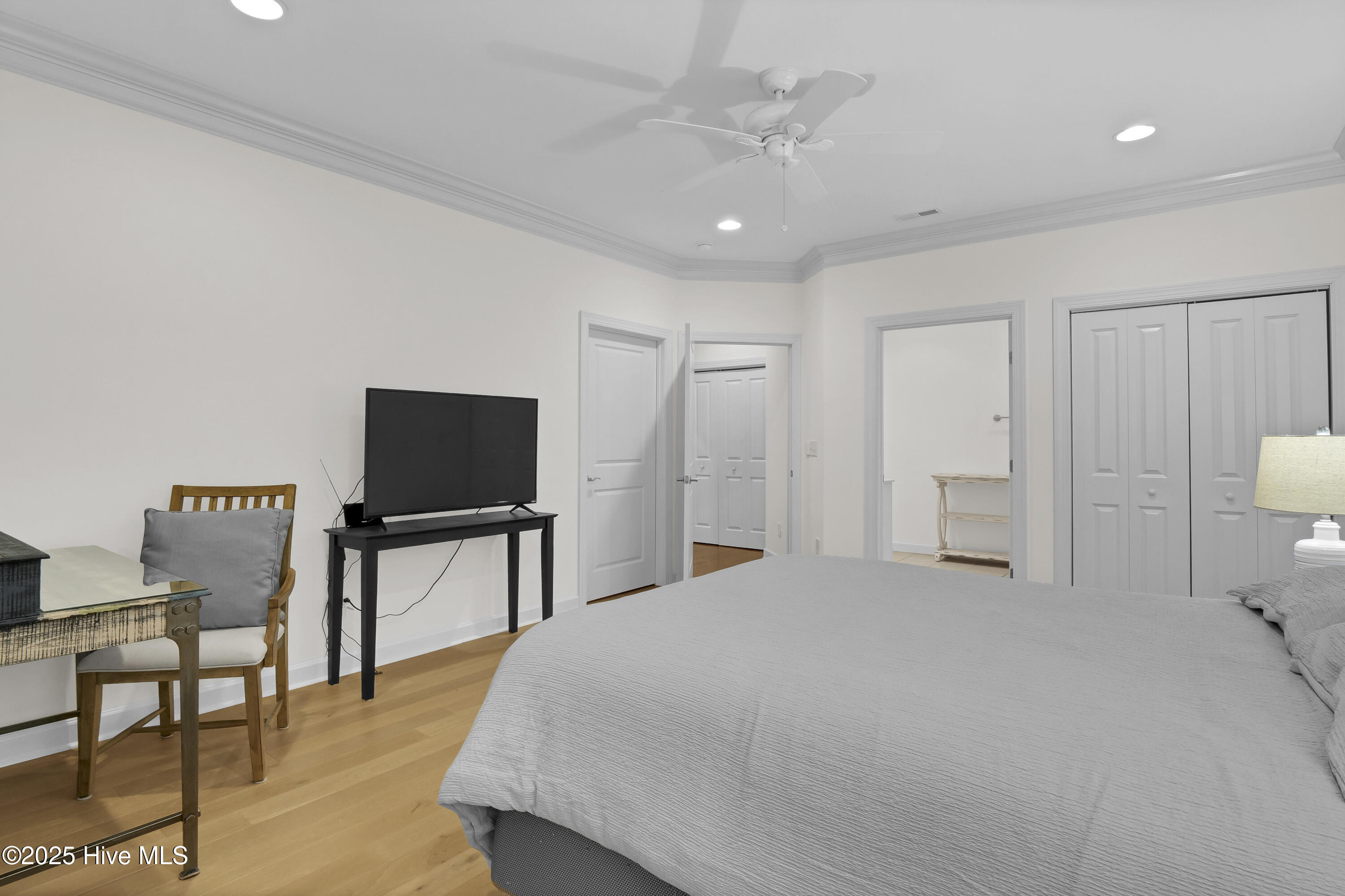 100547424 | Photo 14