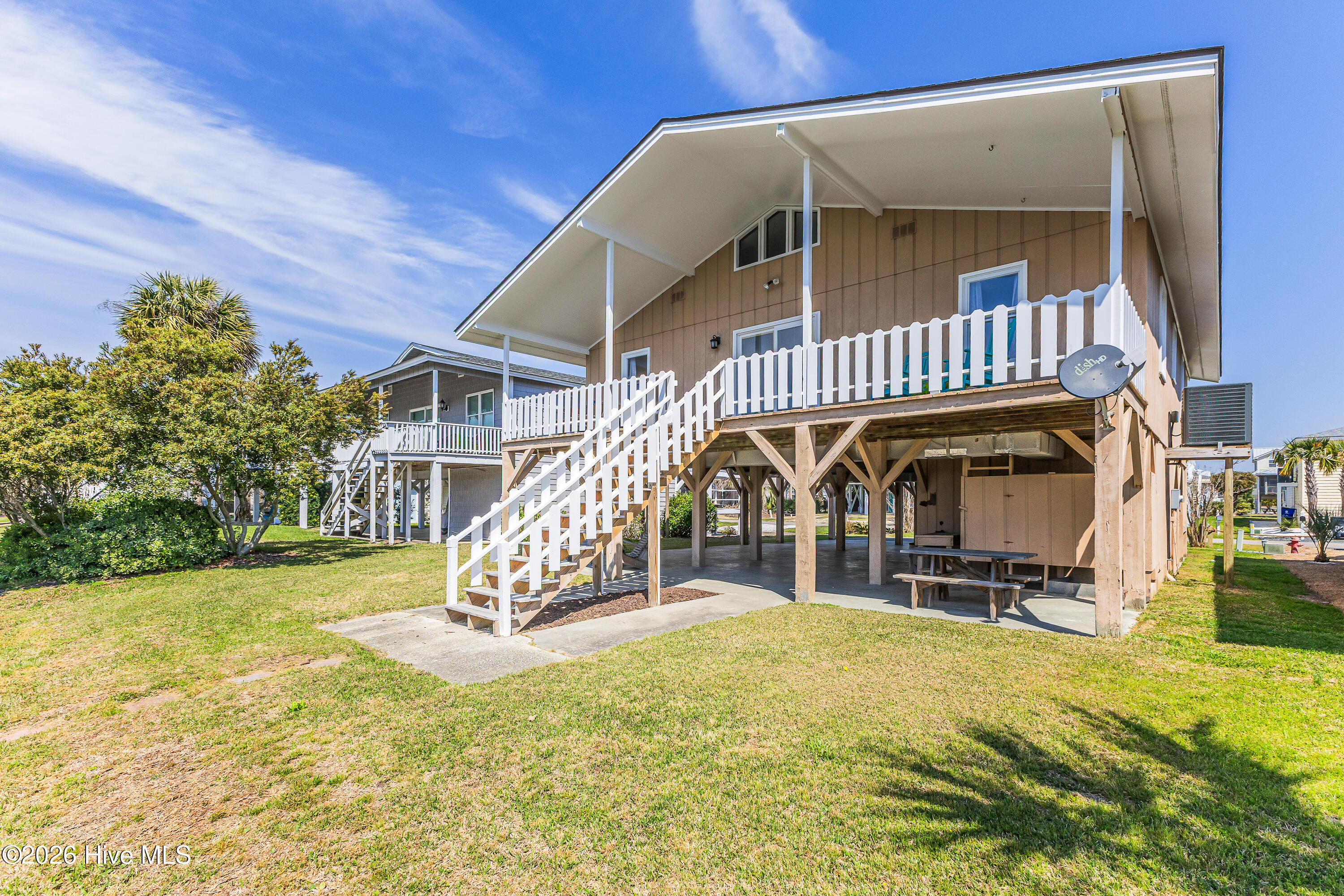 100562663 | Photo 42