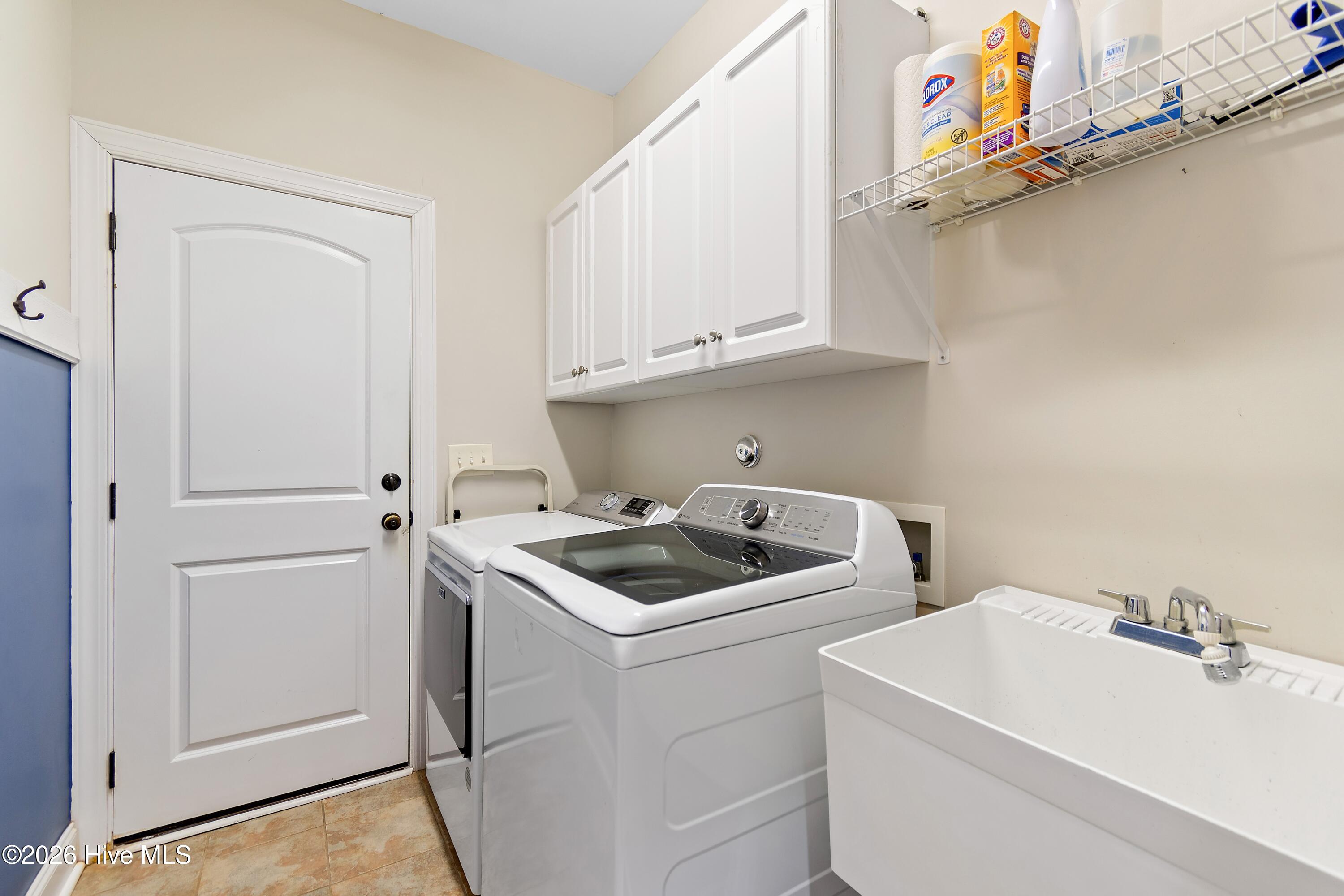 100554573 | Photo 35