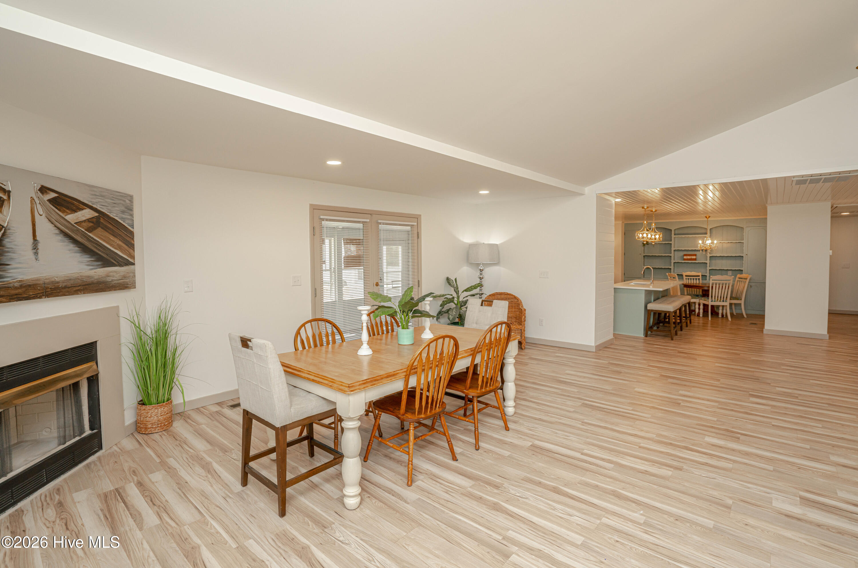 100567372 | Photo 14