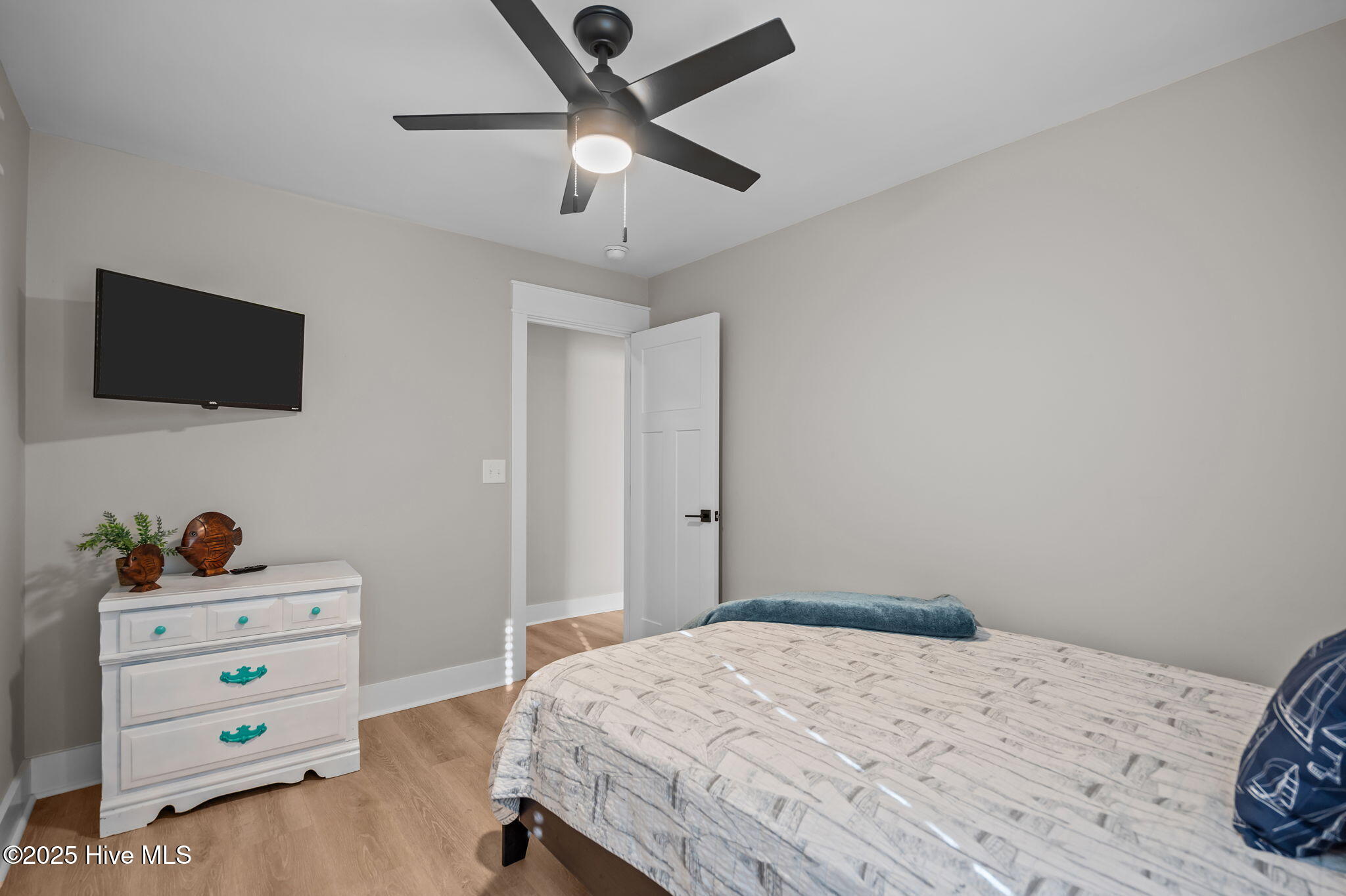 100538027 | Photo 35