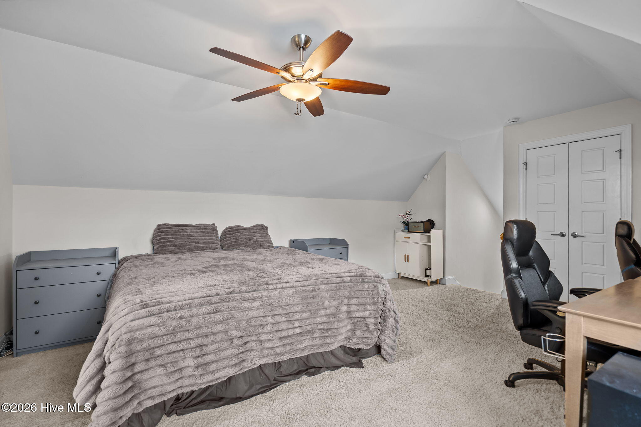 100548137 | Photo 39