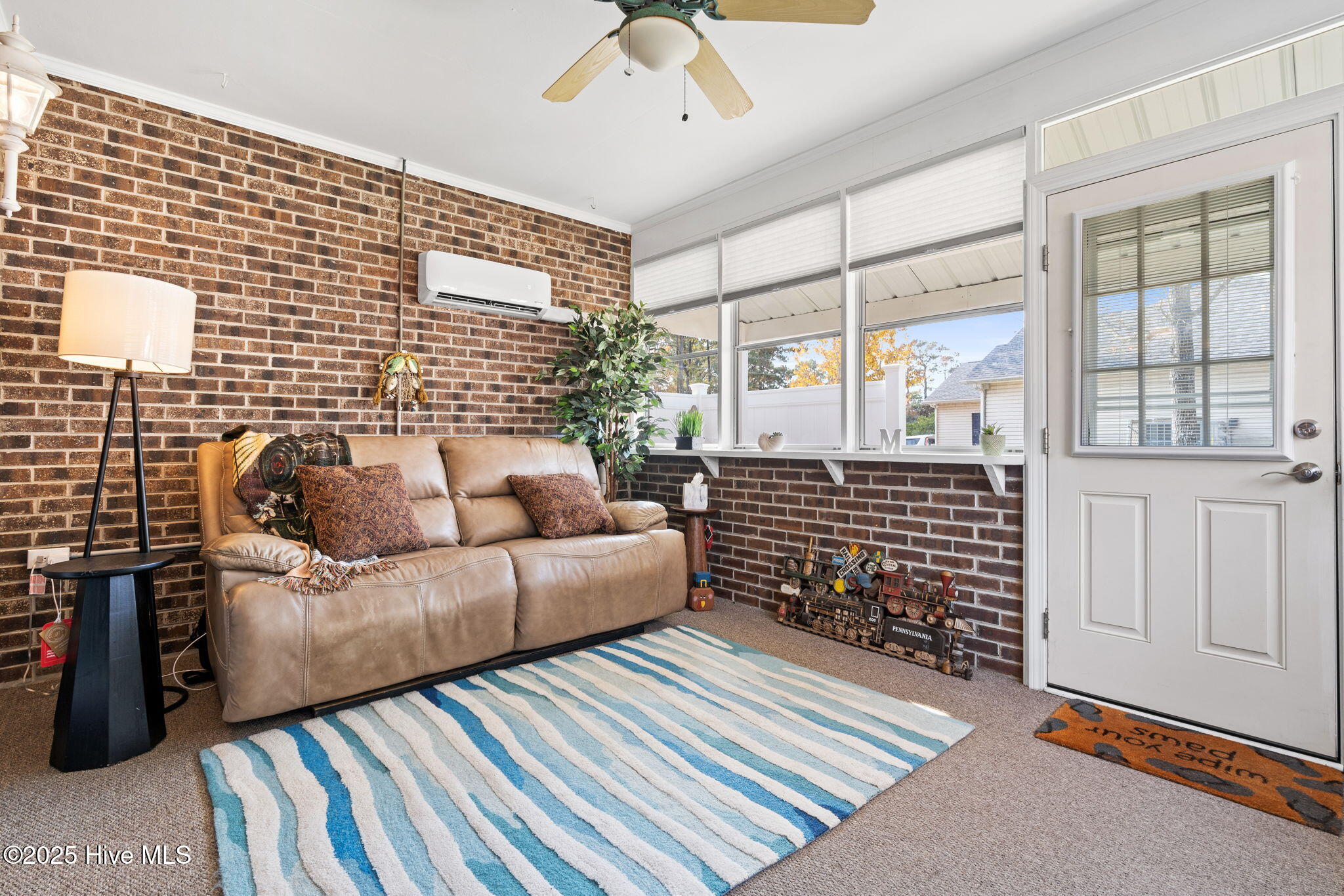 100543721 | Photo 29