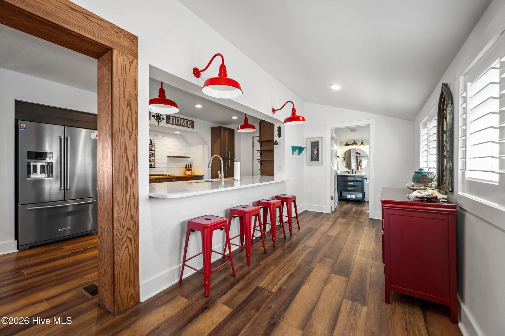 100569093 | Photo 31