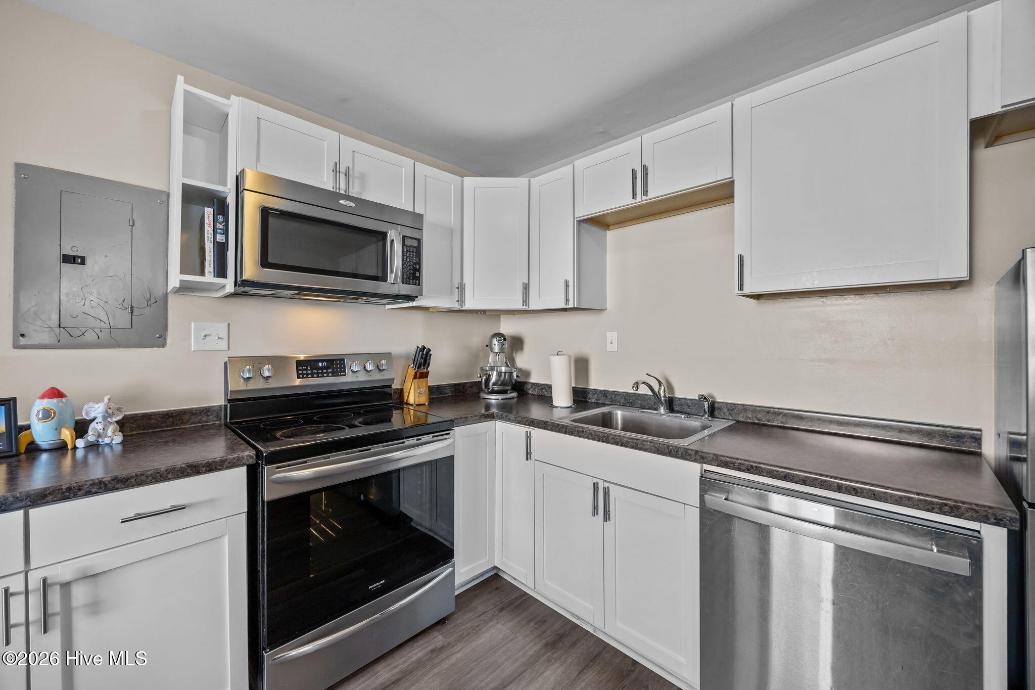 100555911 | Photo 12