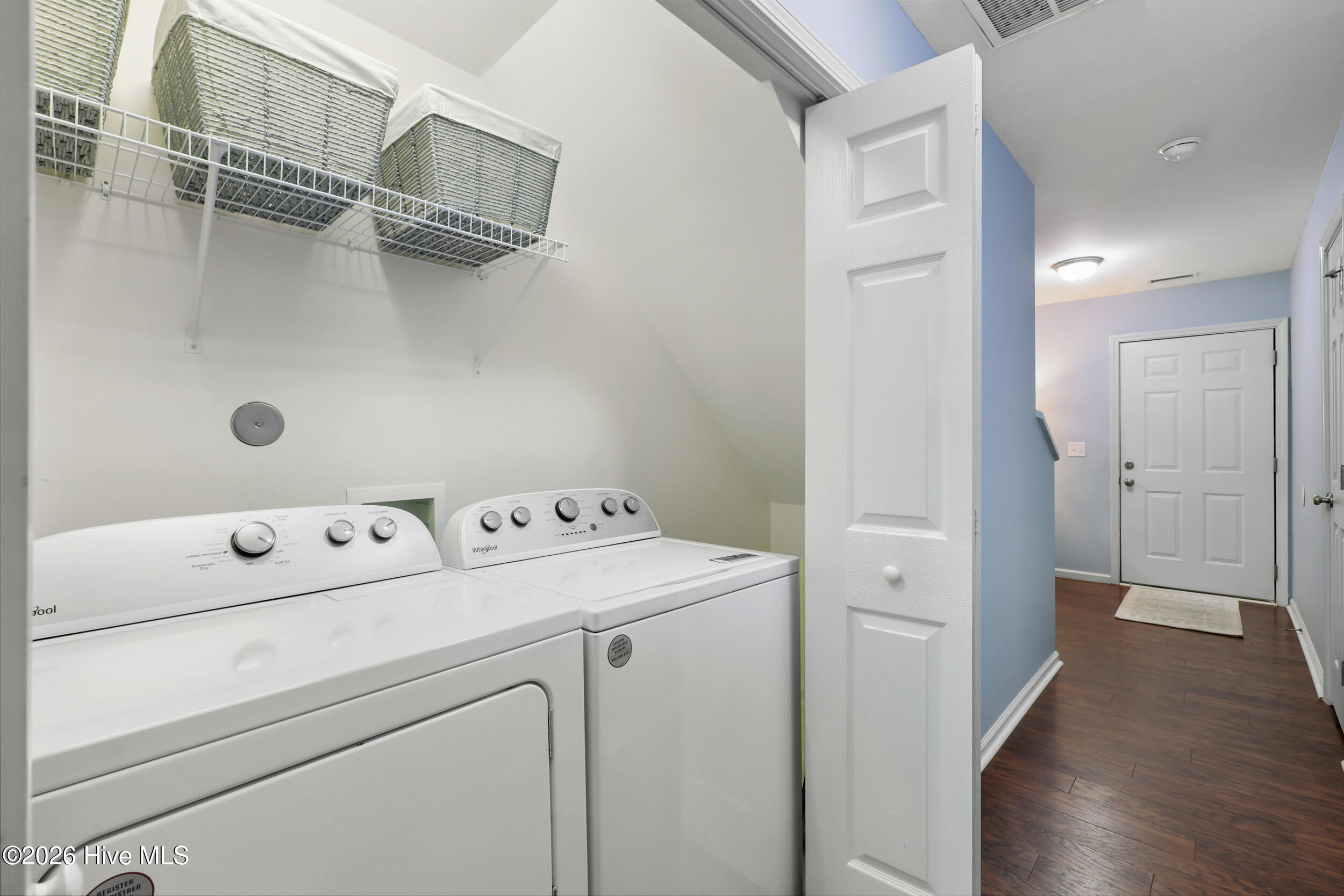 100570550 | Photo 23