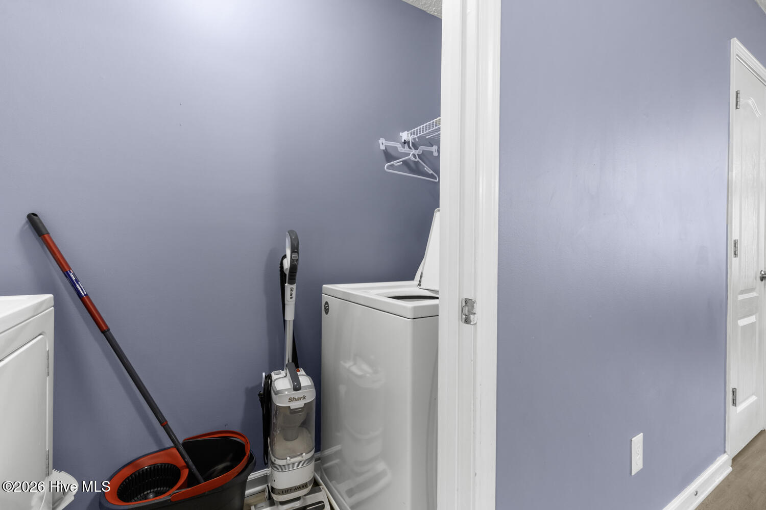 100549698 | Photo 12