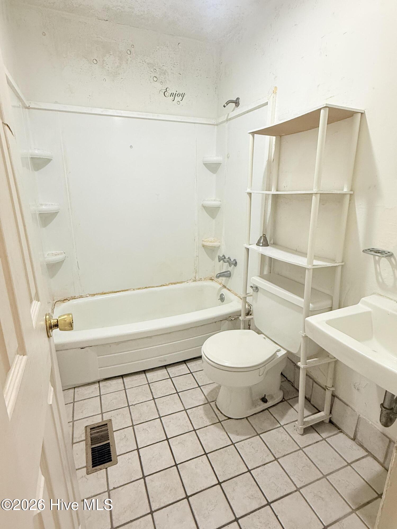 100544444 | Photo 15