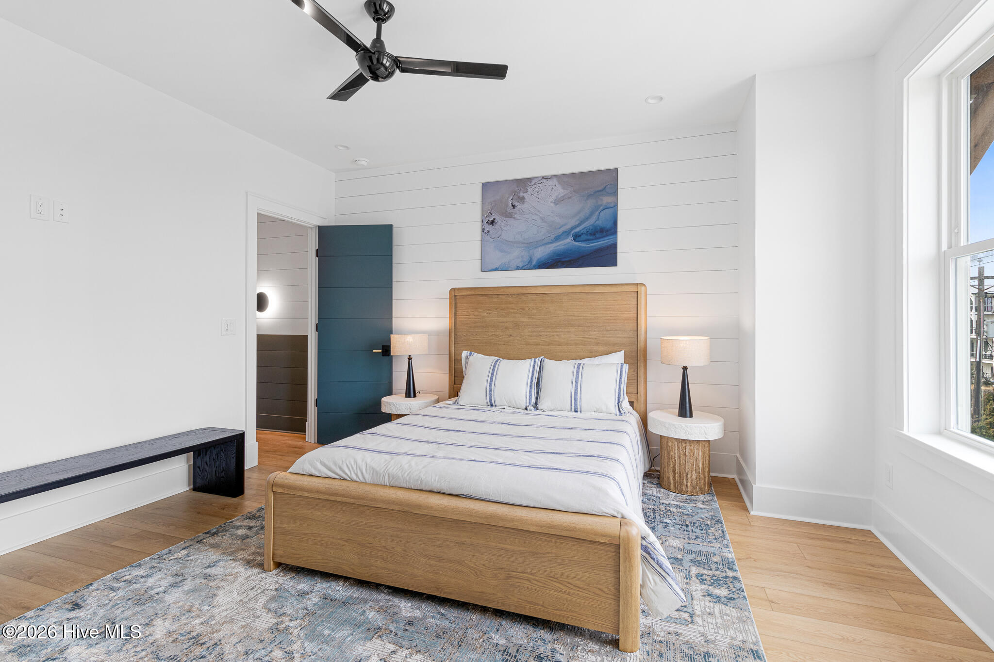 100556926 | Photo 30