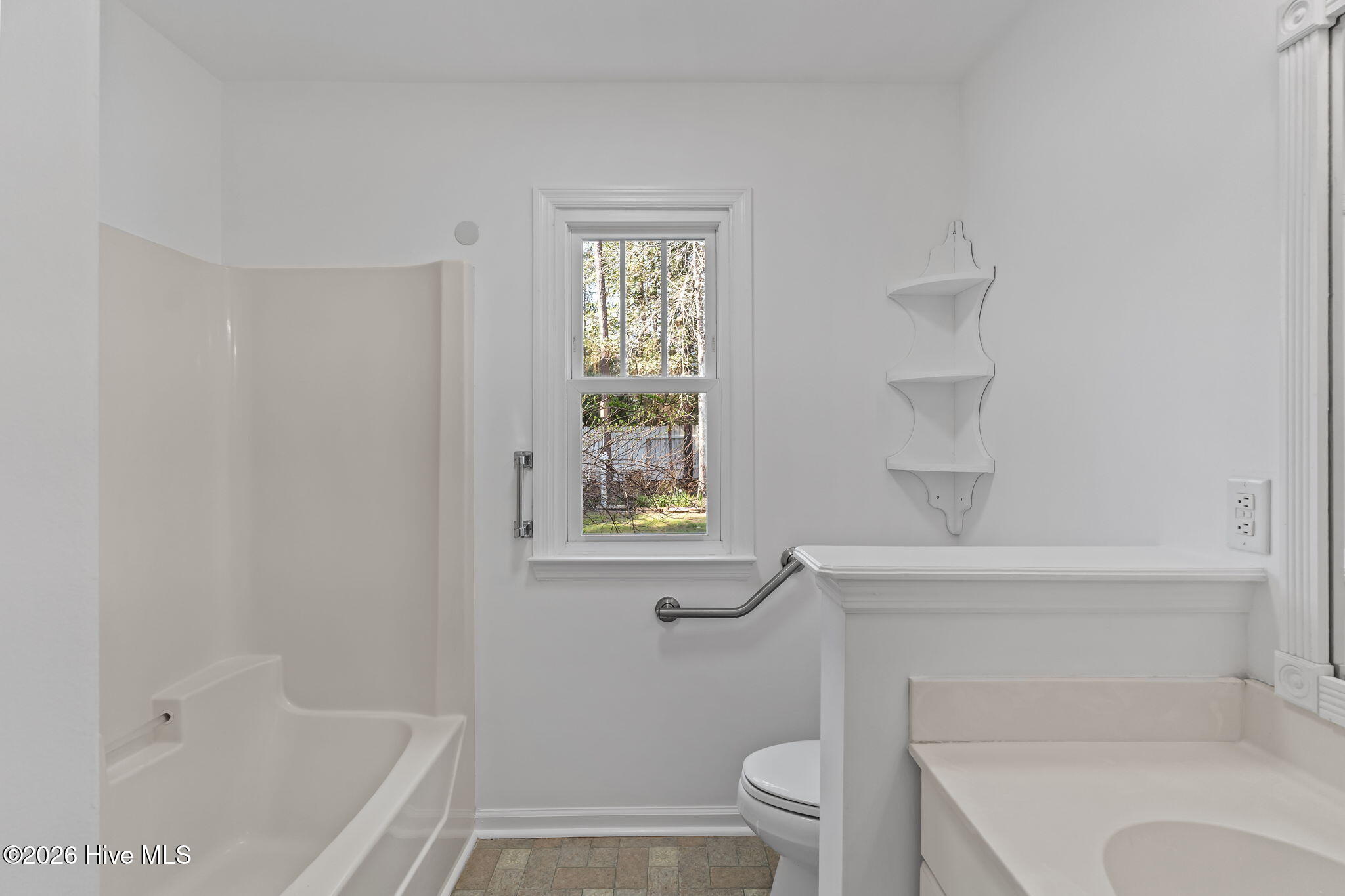 100562796 | Photo 27