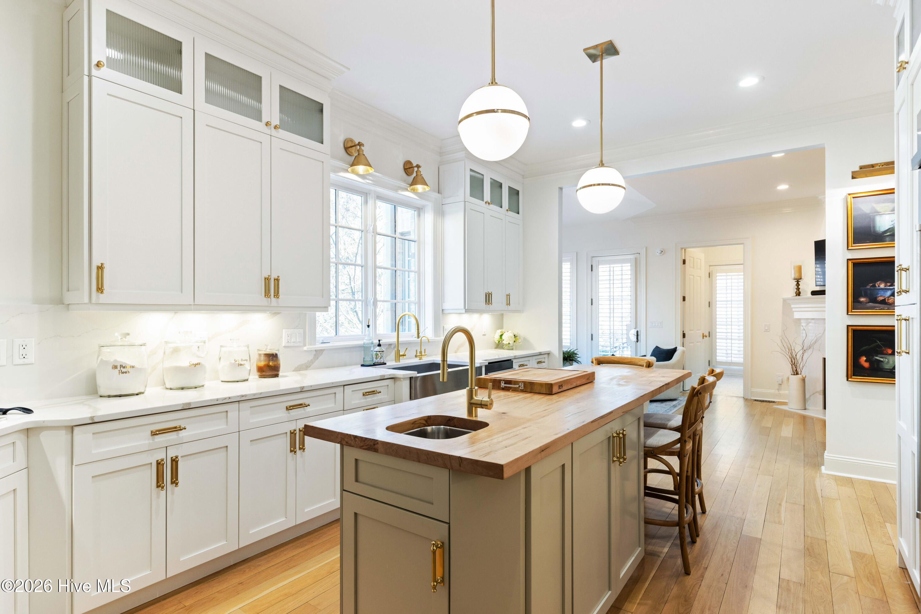 100555813 | Photo 26