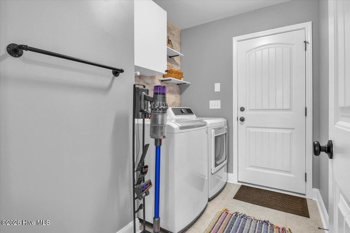 100558740 | Photo 26