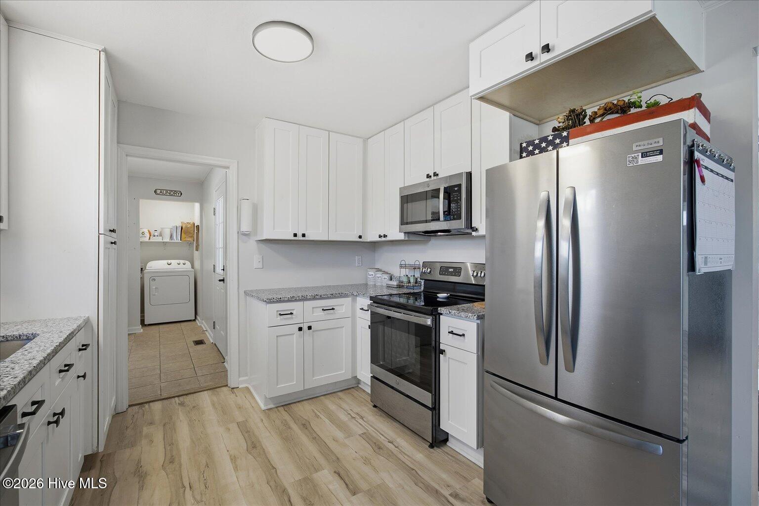 100548025 | Photo 14