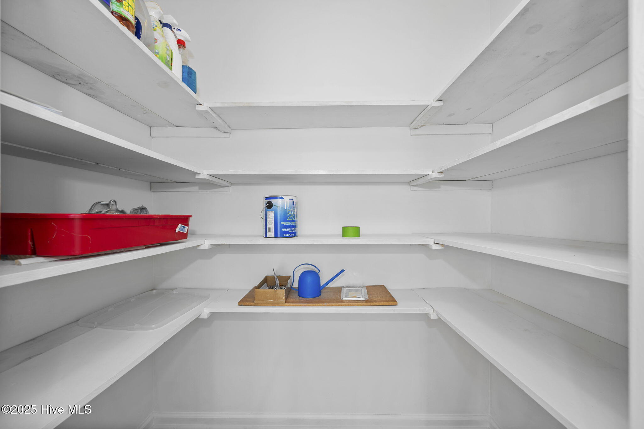 100545145 | Photo 49