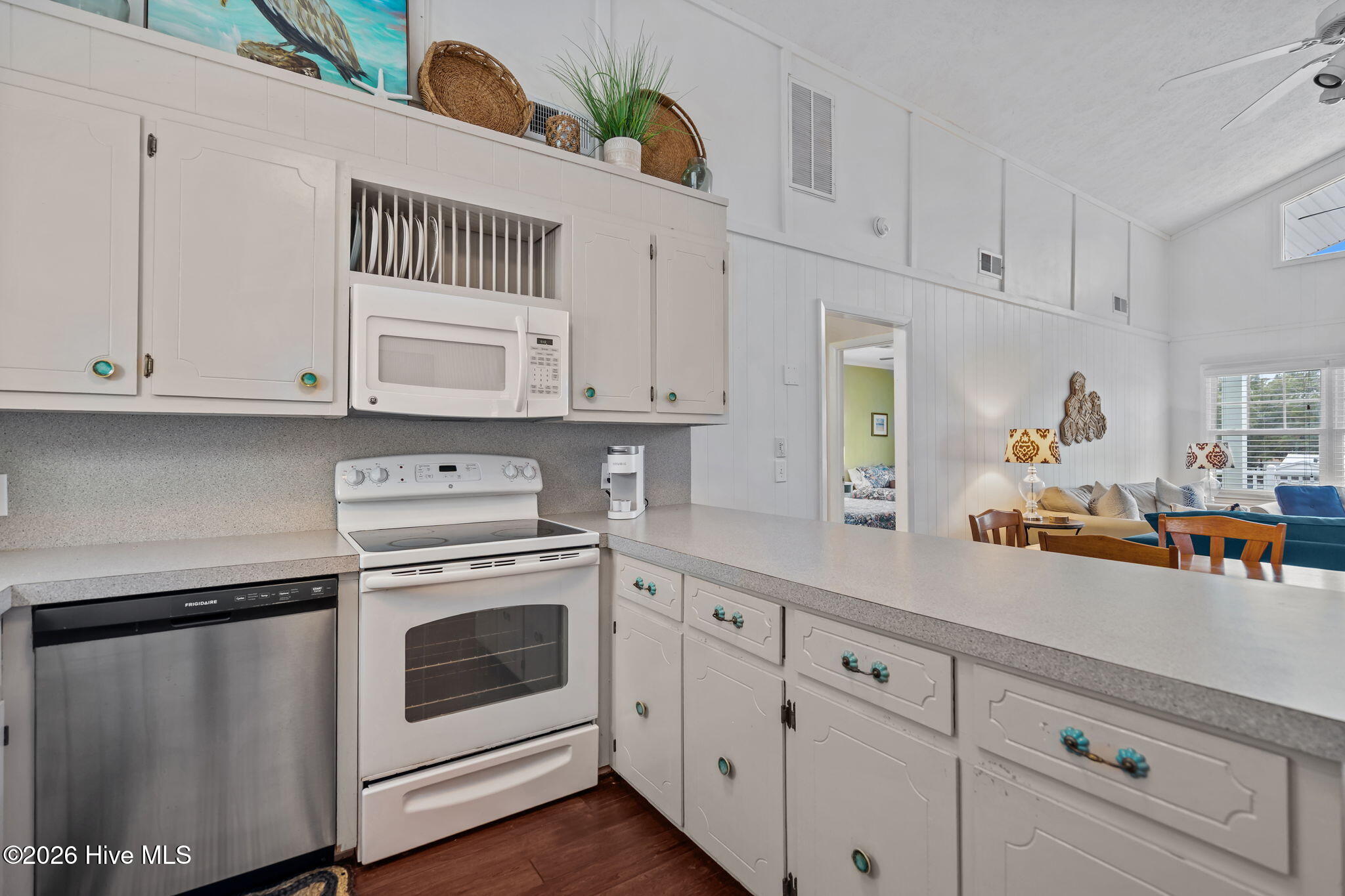 100543033 | Photo 18