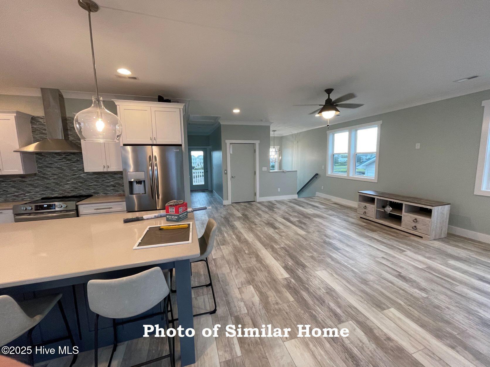 100445413 | Photo 12