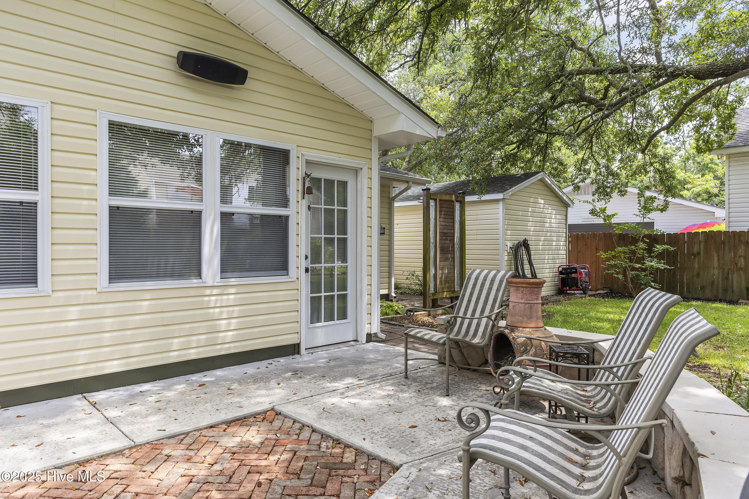 100504444 | Photo 24