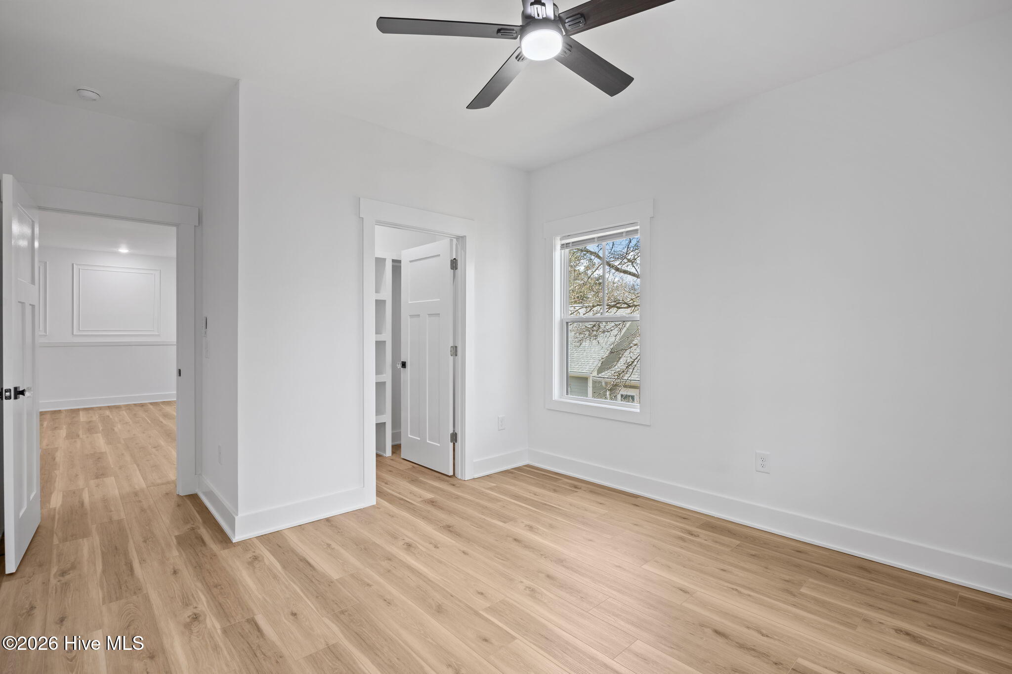 100561679 | Photo 28