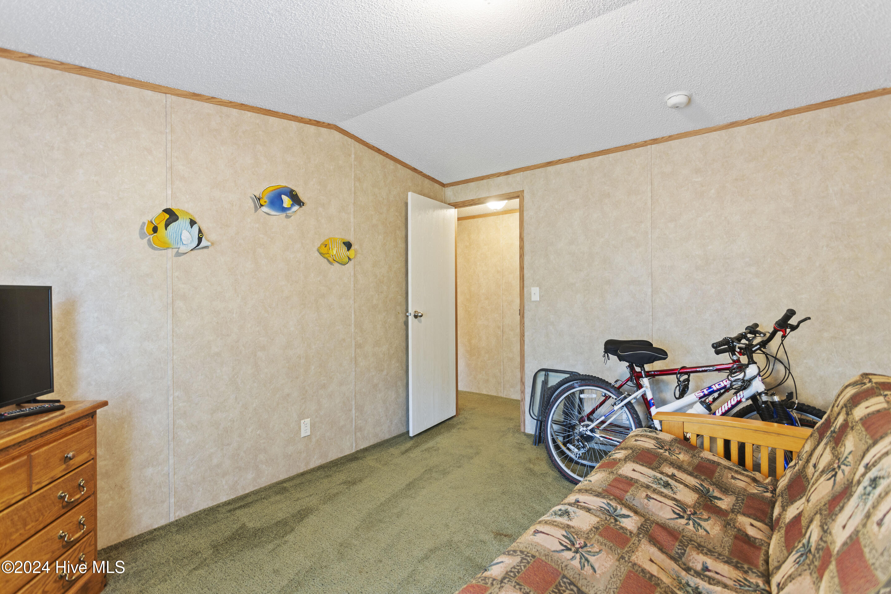 100475199 | Photo 18