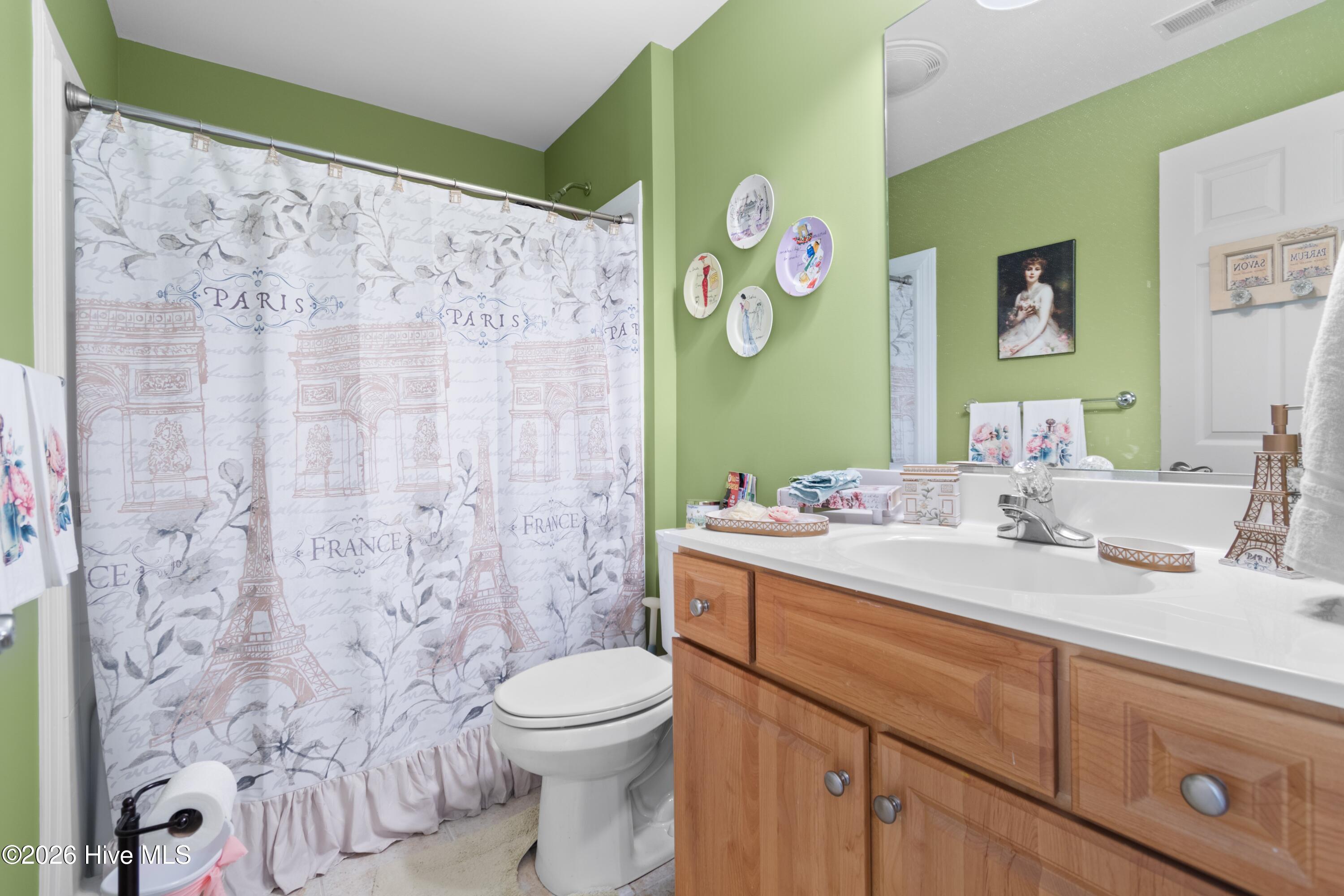 100560403 | Photo 22