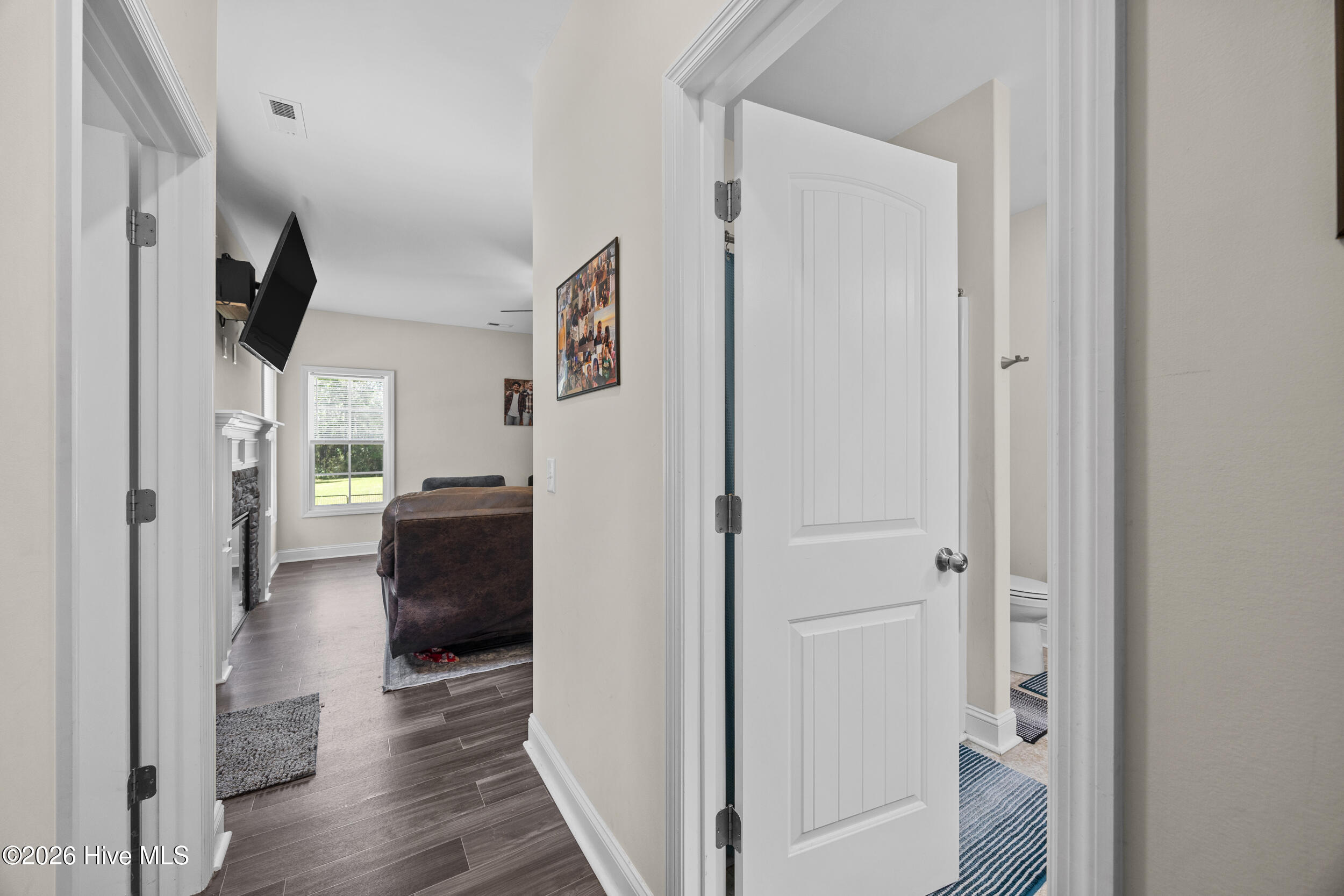 100566658 | Photo 21