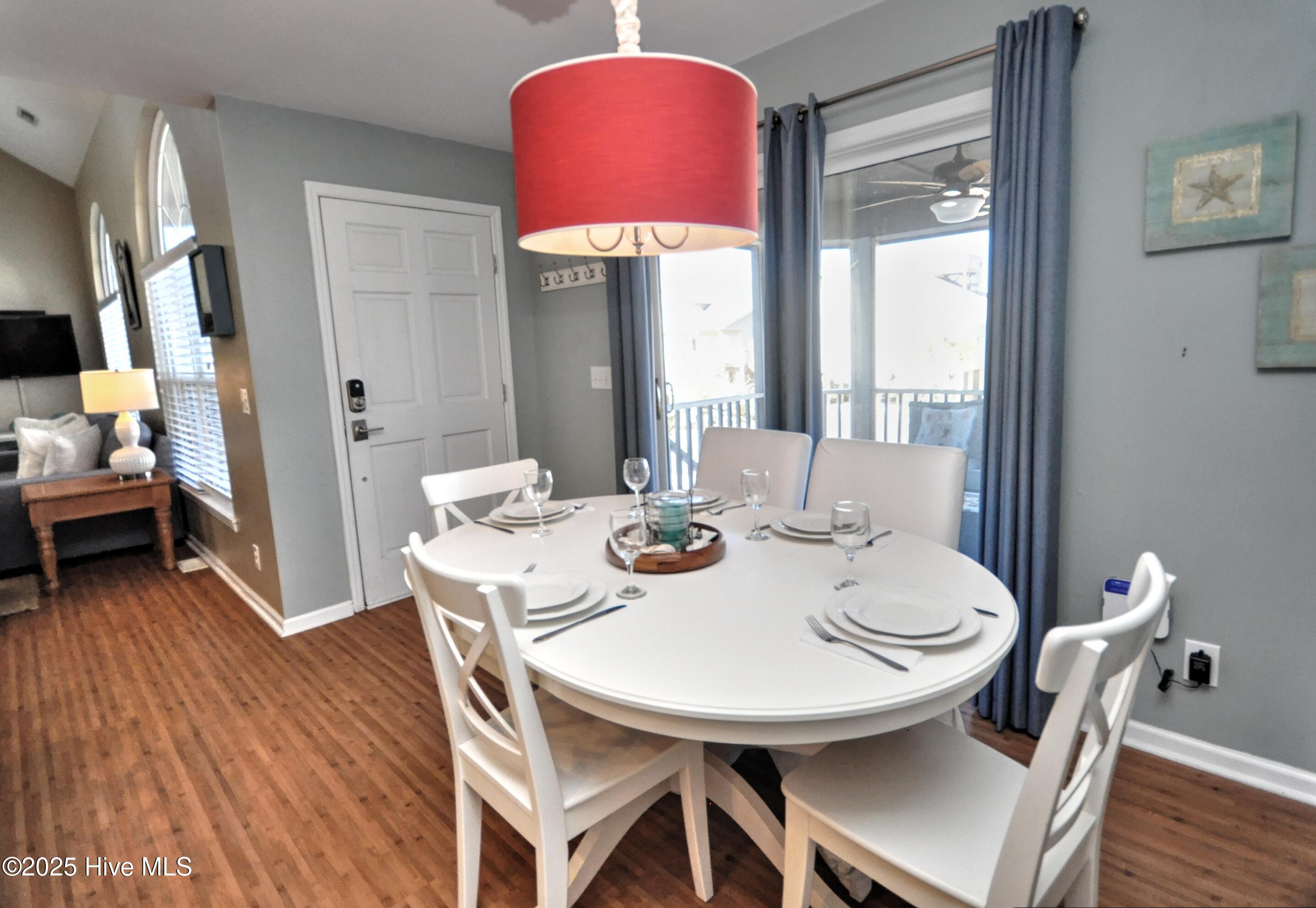 100545974 | Photo 17