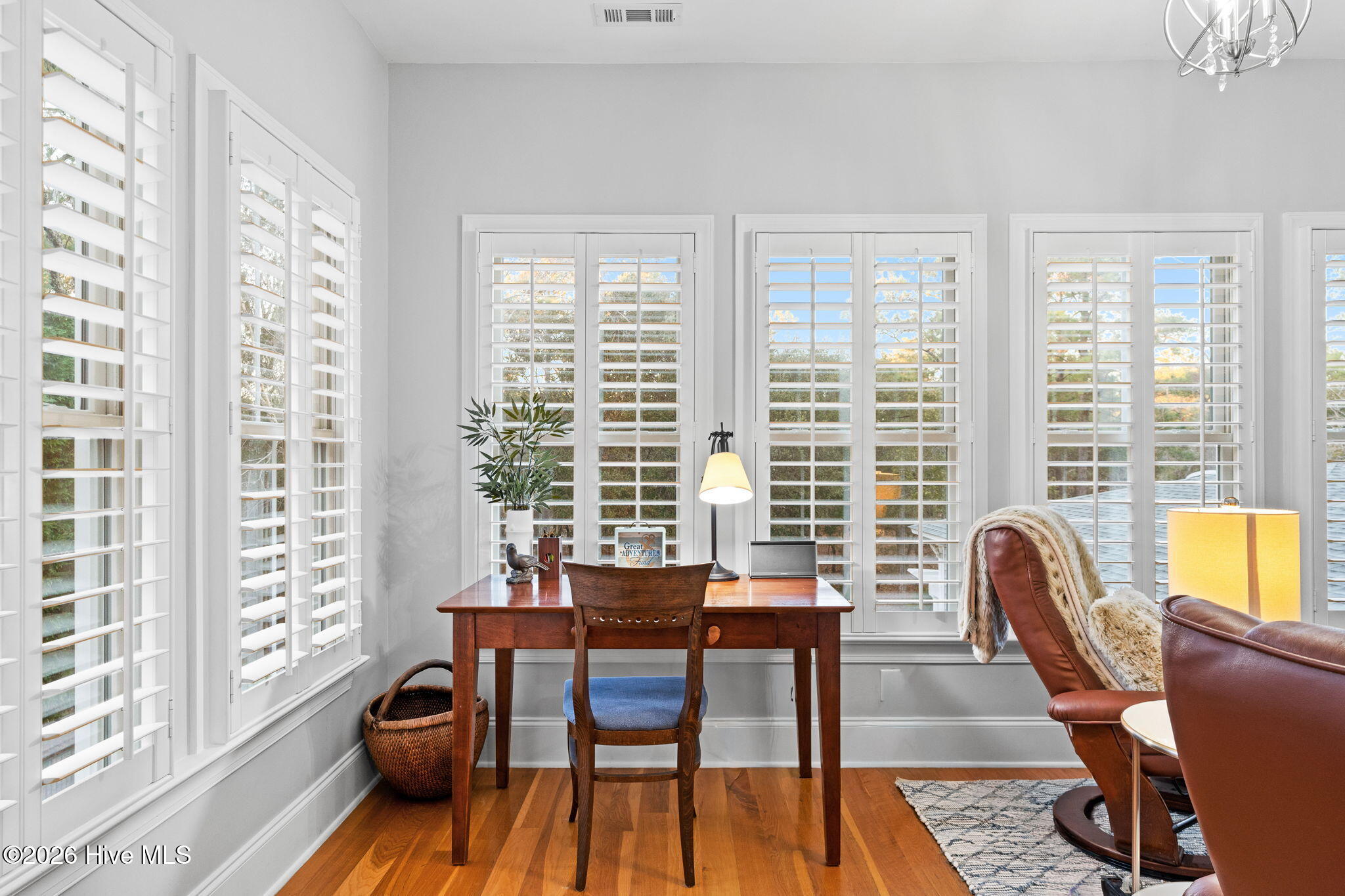 100549864 | Photo 29