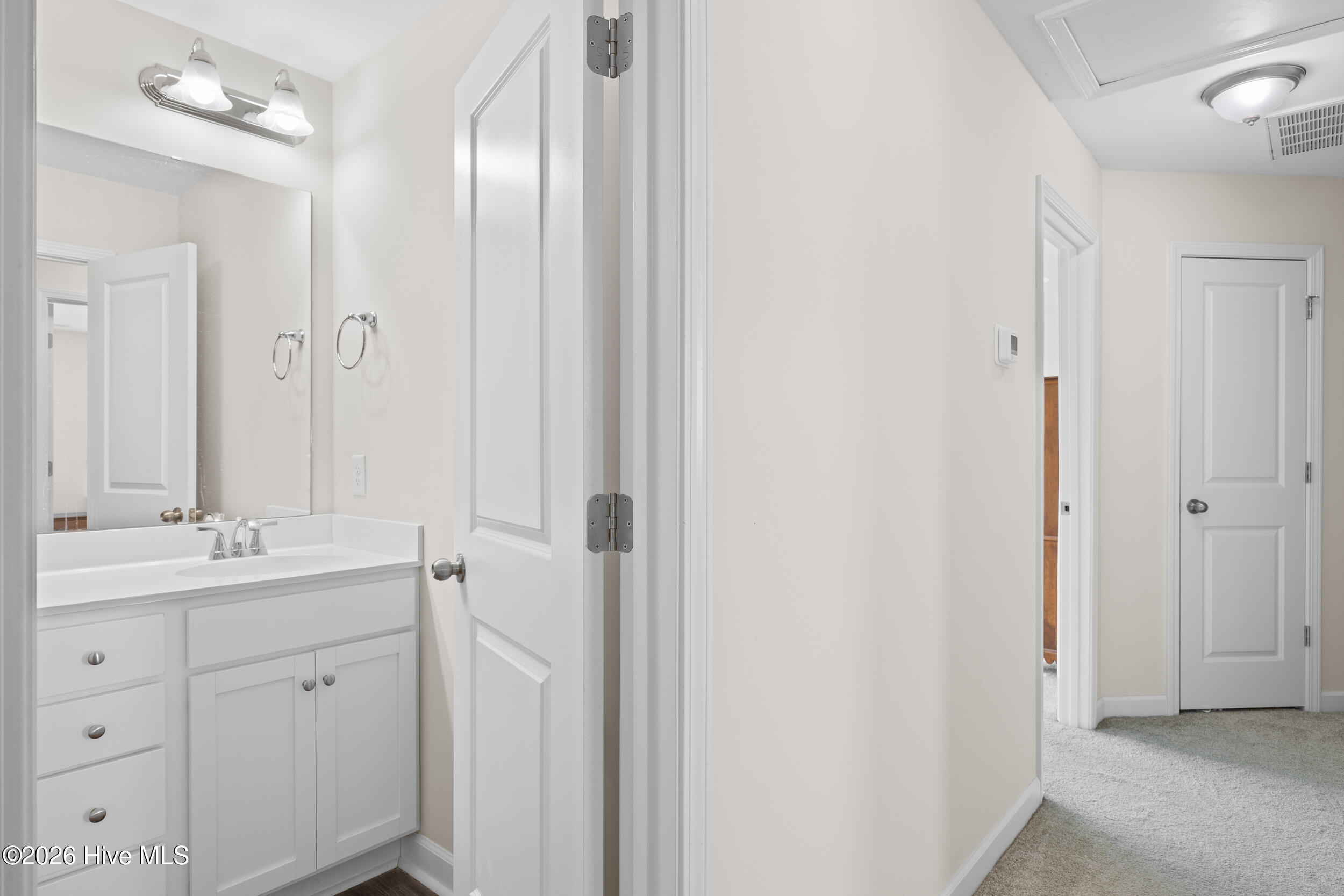 100558005 | Photo 24