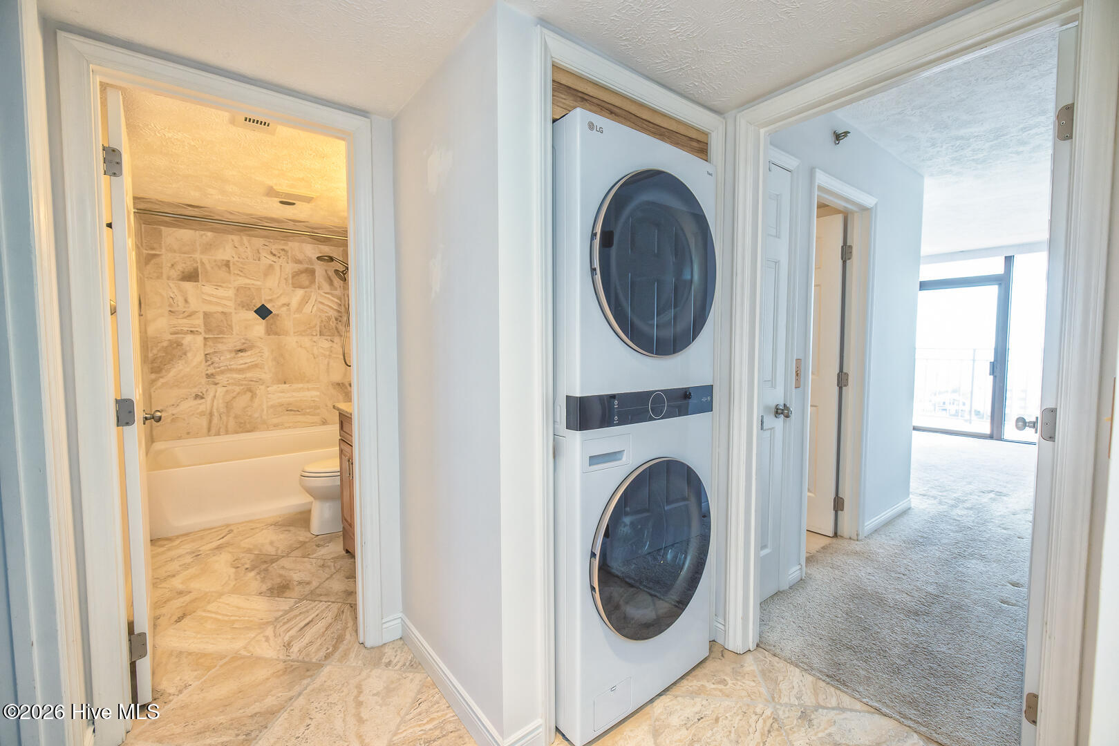 100532991 | Photo 15