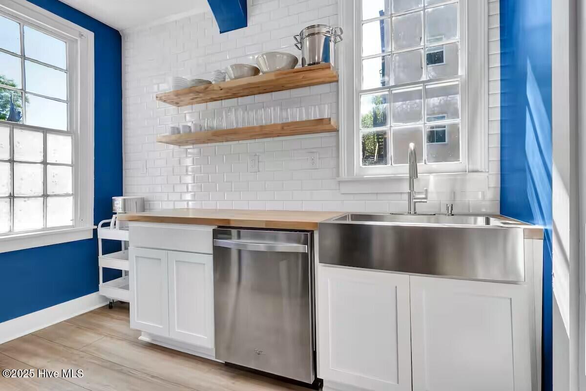 100542130 | Photo 11