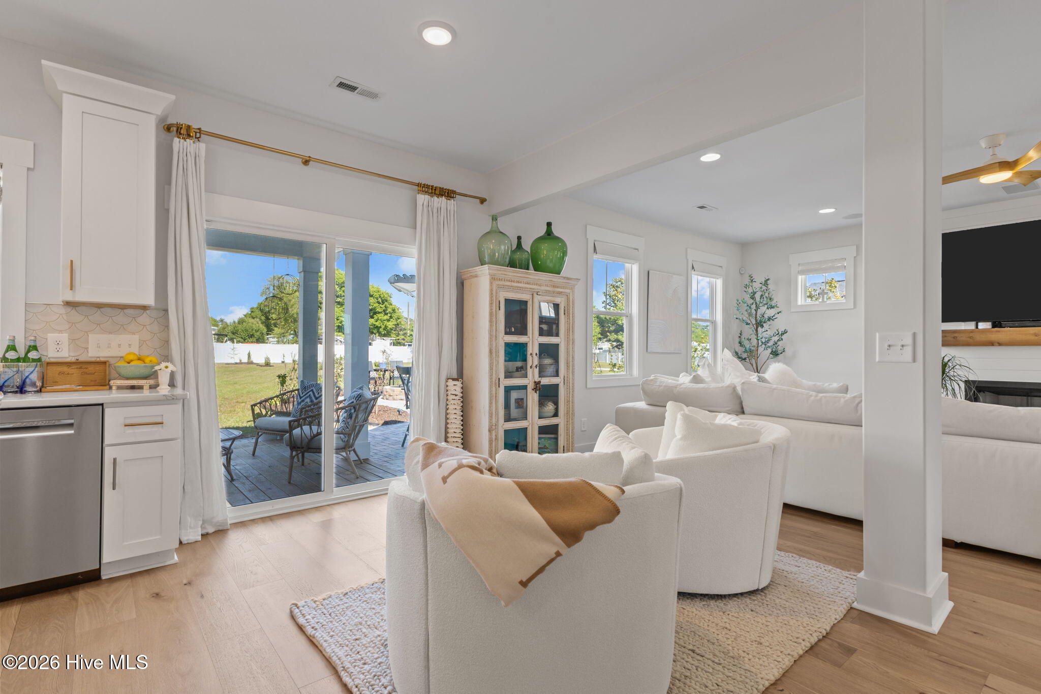 100569687 | Photo 20