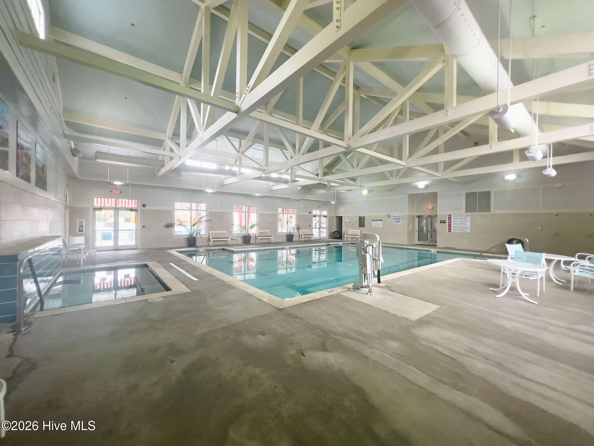 100564757 | Photo 97