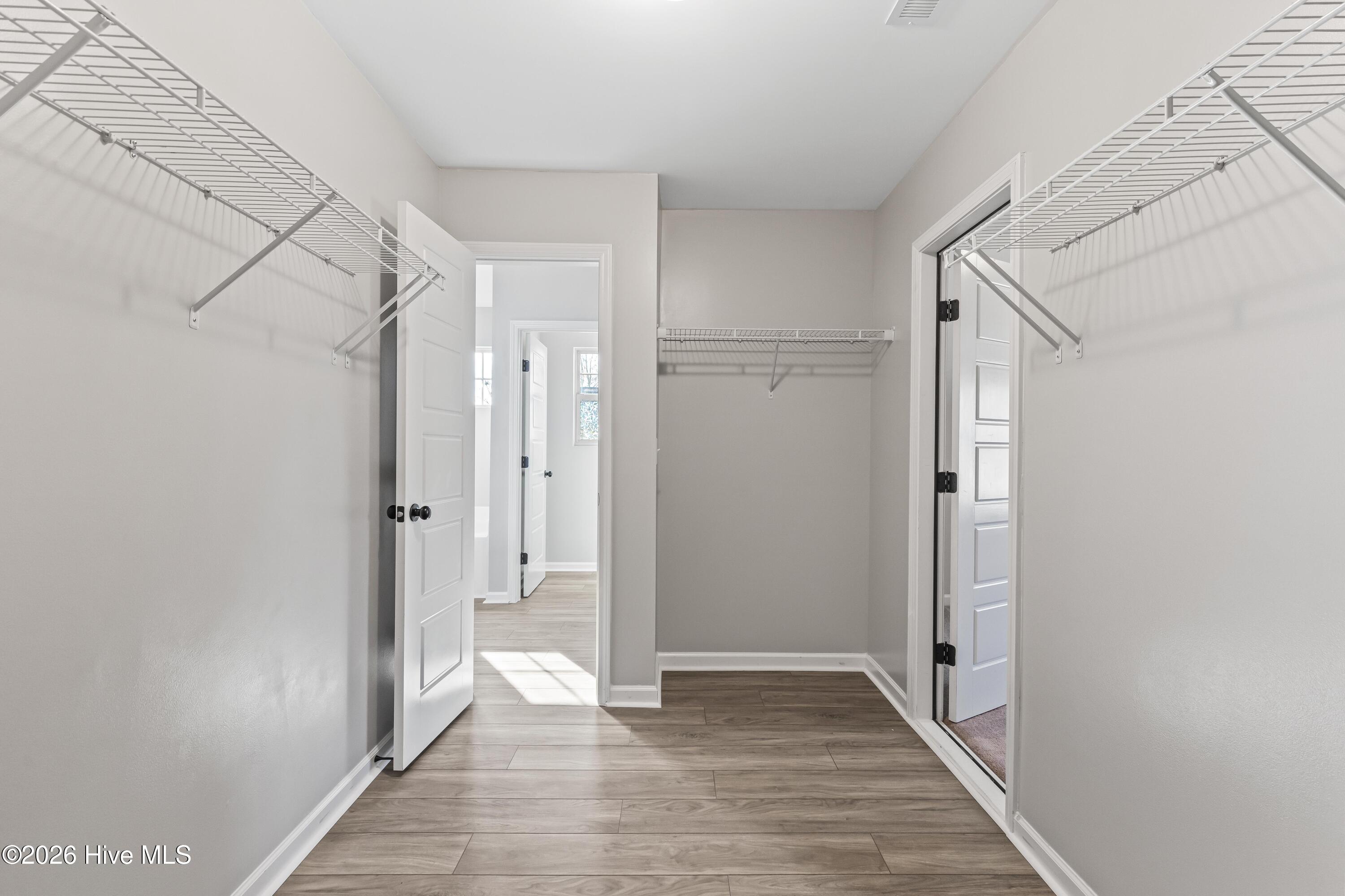 100559199 | Photo 40