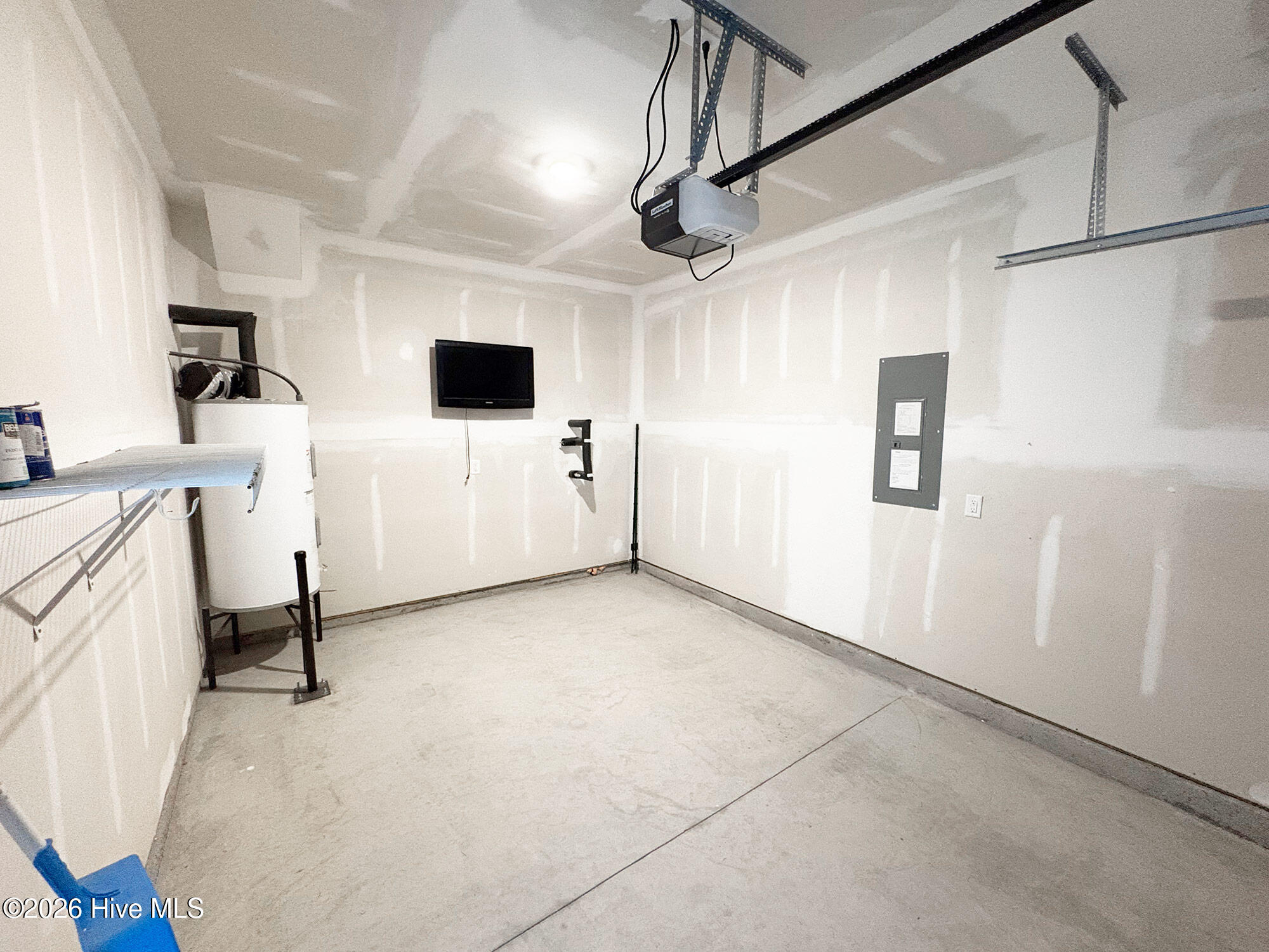 100565715 | Photo 28