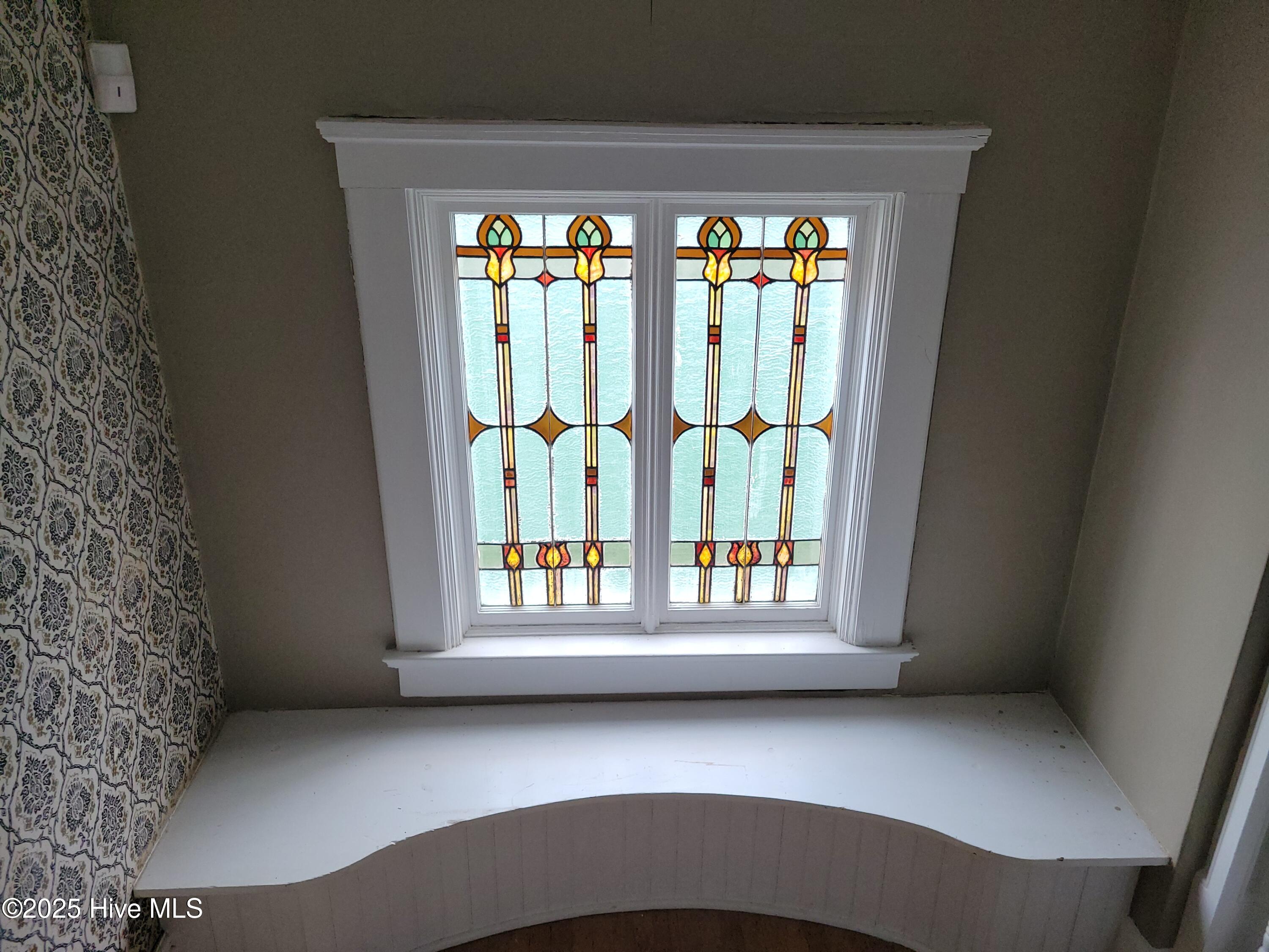 106 S 5th Avenue, Wilmington, NC 28401 – photo 10: Main Staircase Landing