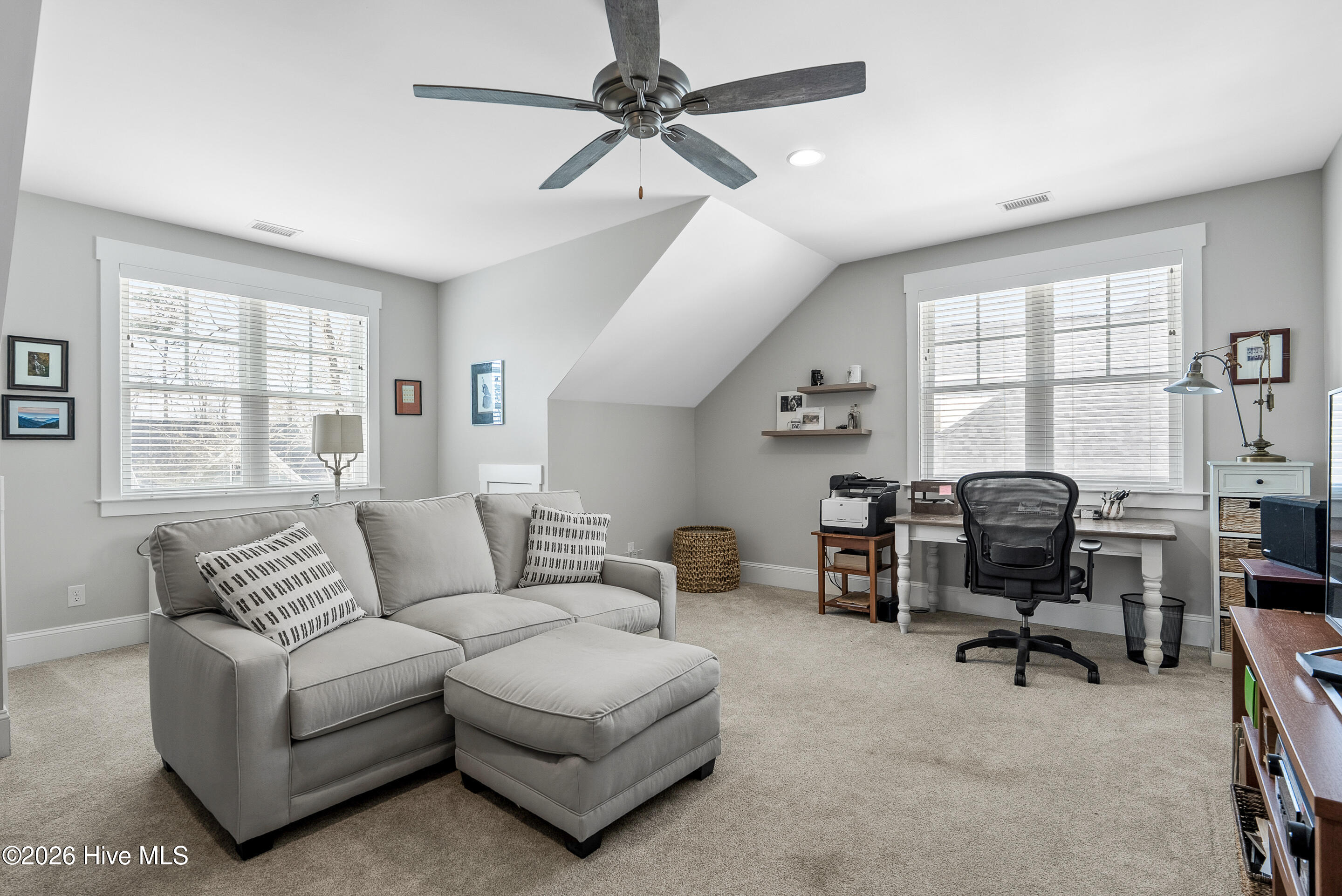 100559512 | Photo 43