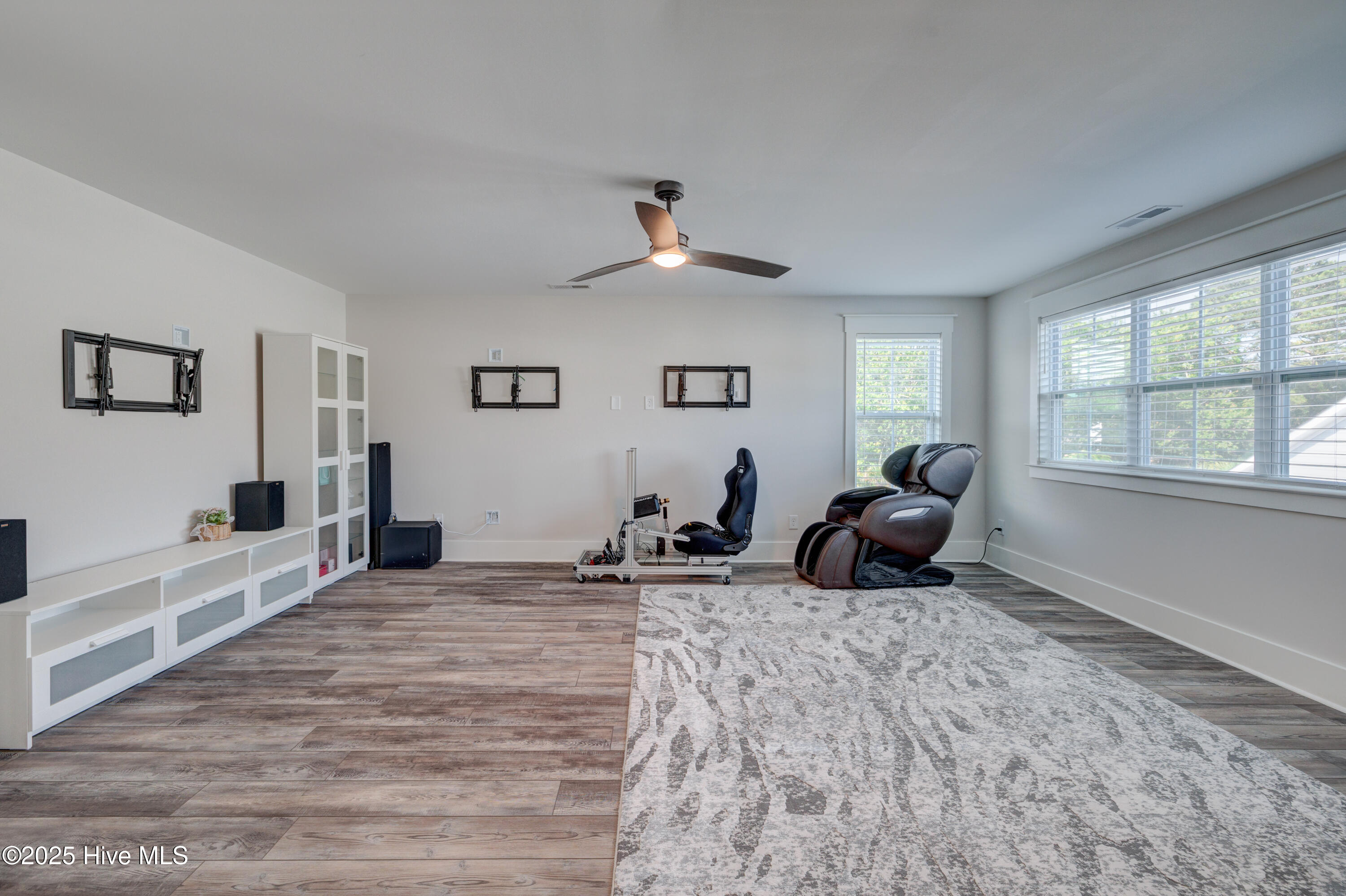 100553417 | Photo 43